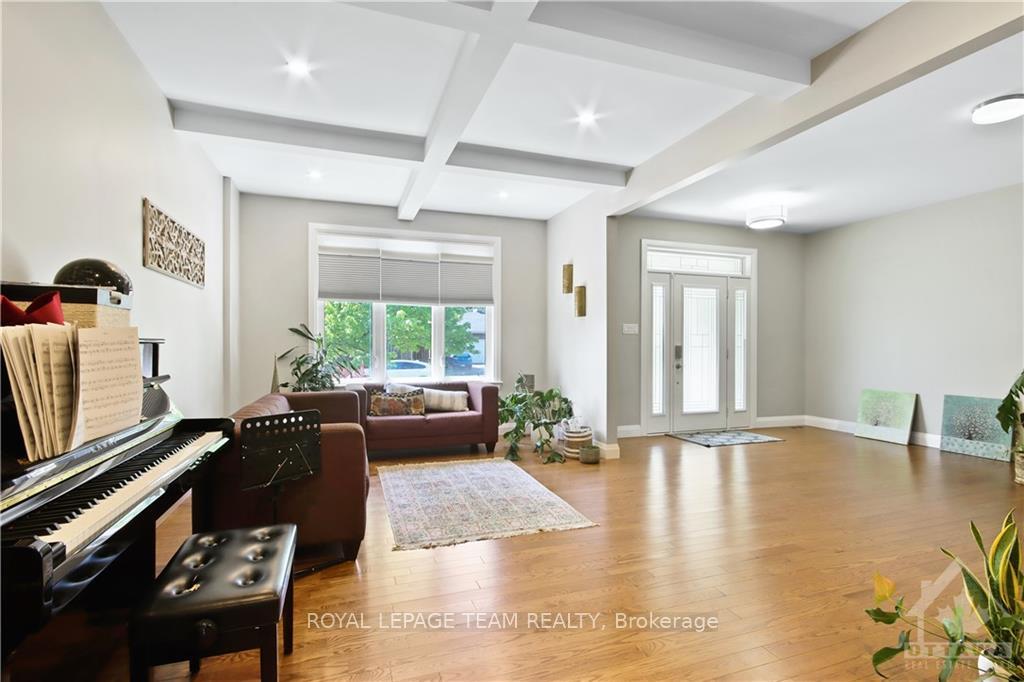Photo 4 of 159 Roger Road, Ottawa, Faircrest Heights — HOMEH