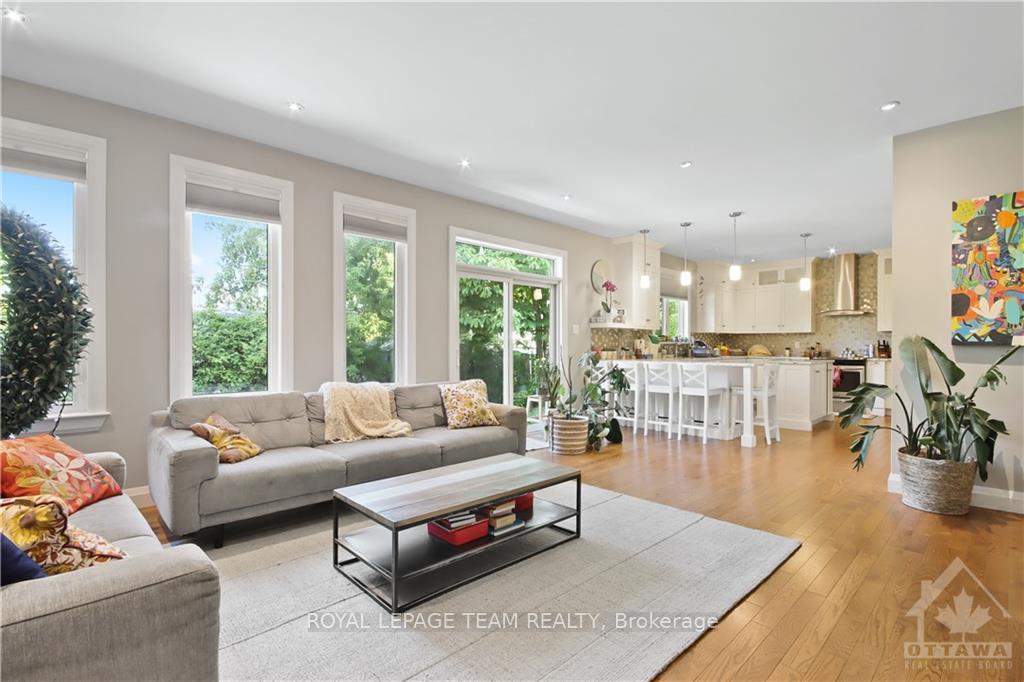 Photo 12 of 159 Roger Road, Ottawa, Faircrest Heights — HOMEH