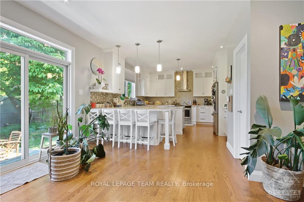 Photo 15 of 159 Roger Road, Ottawa, Faircrest Heights — HOMEH