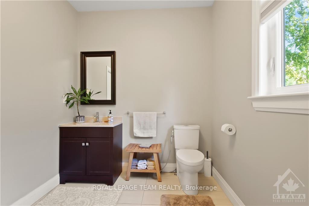 Photo 16 of 159 Roger Road, Ottawa, Faircrest Heights — HOMEH