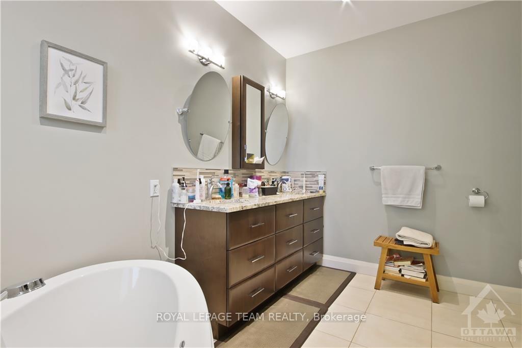 Photo 18 of 159 Roger Road, Ottawa, Faircrest Heights — HOMEH