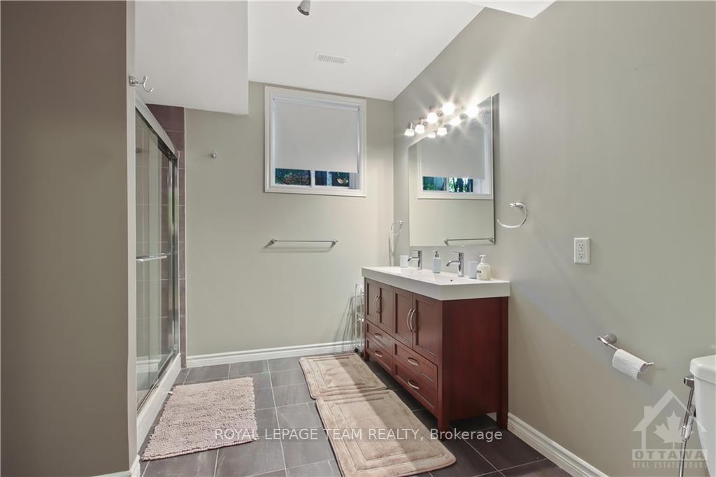 Photo 28 of 159 Roger Road, Ottawa, Faircrest Heights — HOMEH