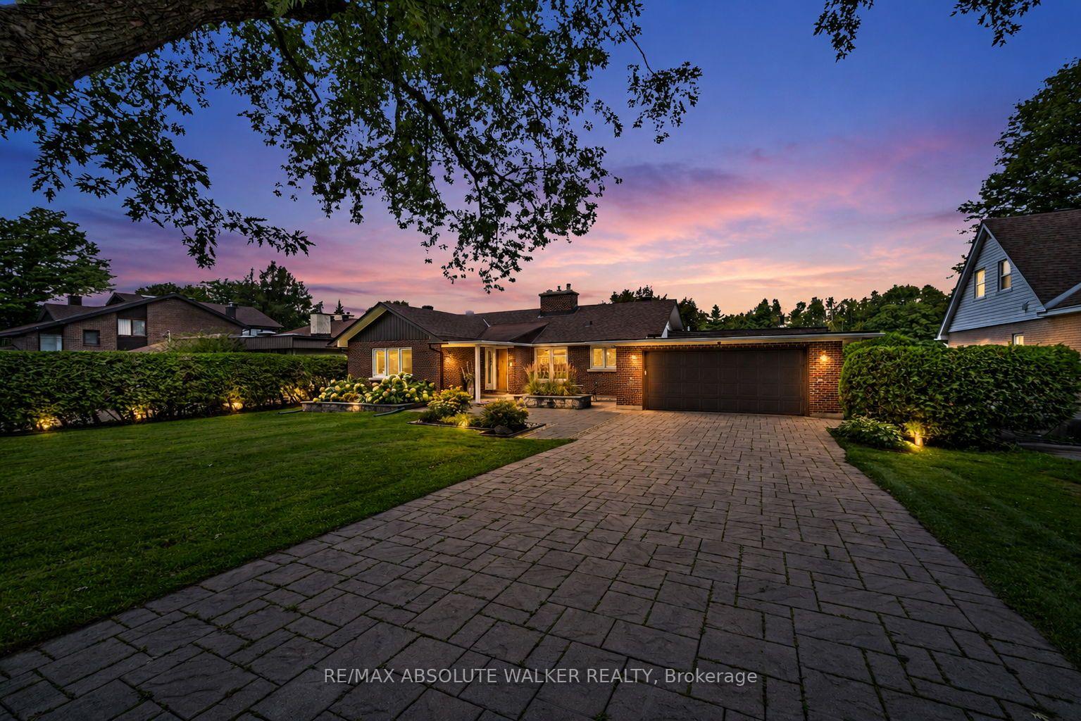 Photo 1 of 3657 Revelstoke Drive, Ottawa, Mooneys Bay/Revelstoke — HOMEH