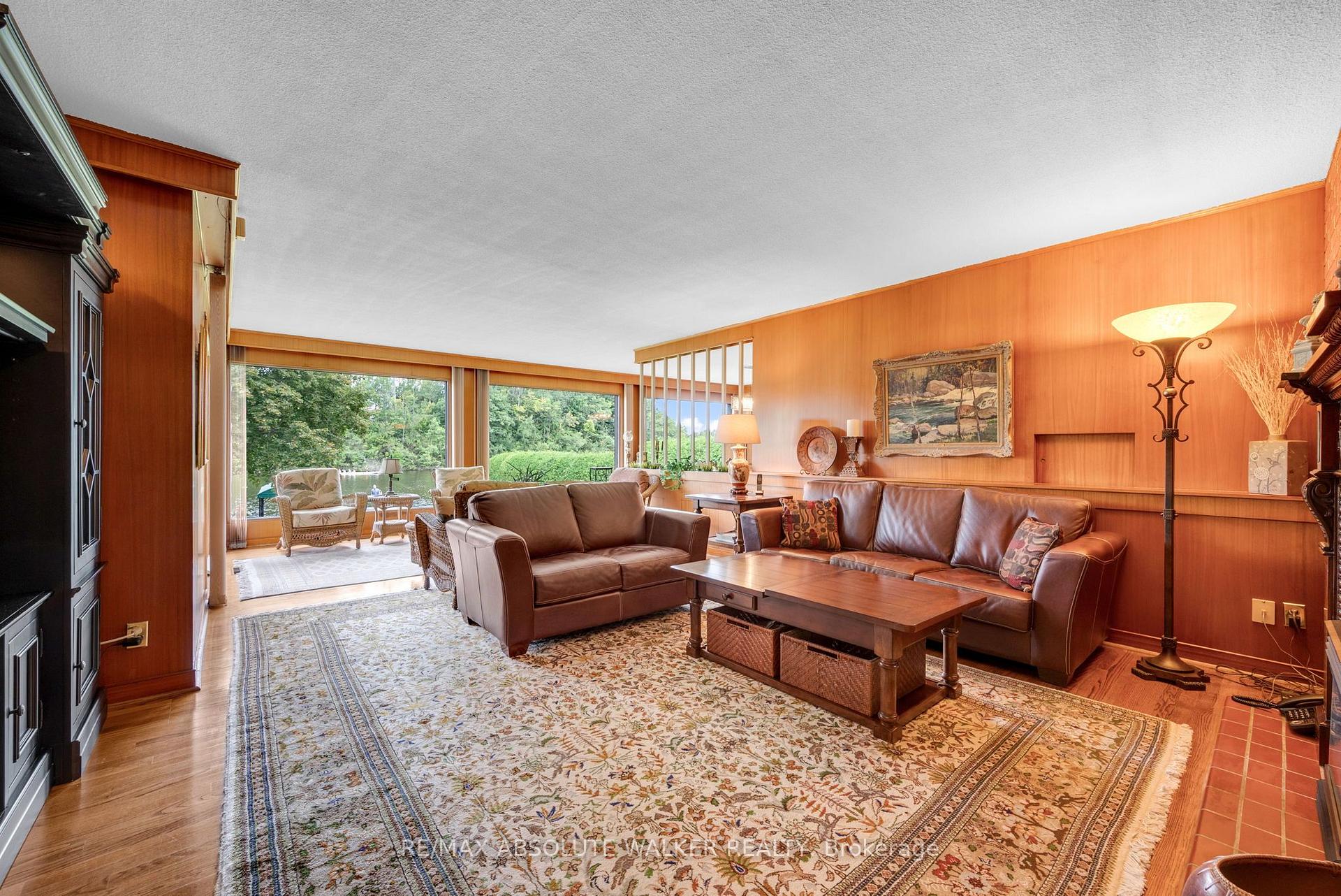 Photo 16 of 3657 Revelstoke Drive, Ottawa, Mooneys Bay/Revelstoke — HOMEH