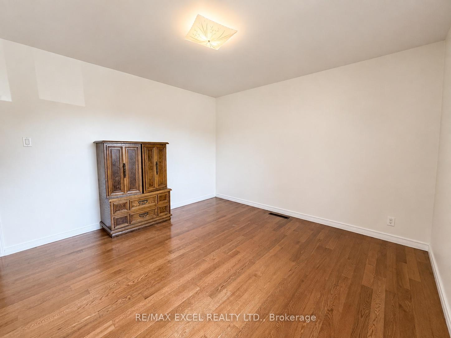Photo 7 of Unit Main, 39 Commons Drive, Scarborough, Tam O'Shanter-Sullivan — HOMEH