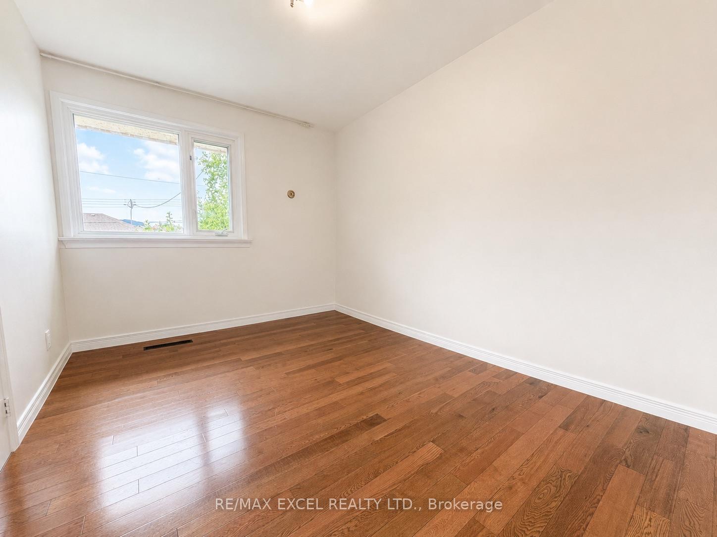 Photo 8 of Unit Main, 39 Commons Drive, Scarborough, Tam O'Shanter-Sullivan — HOMEH