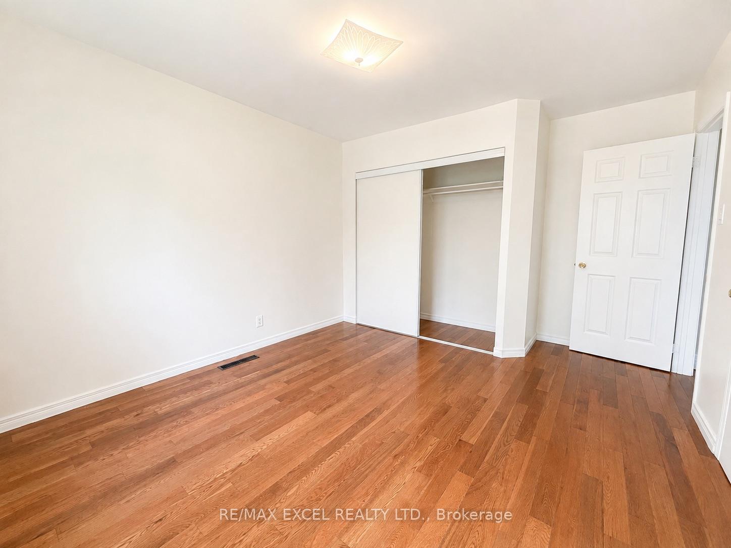 Photo 9 of Unit Main, 39 Commons Drive, Scarborough, Tam O'Shanter-Sullivan — HOMEH