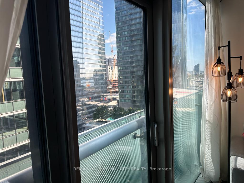 Photo 10 of Unit 1709, 14 York Street, Toronto, Waterfront Communities — HOMEH
