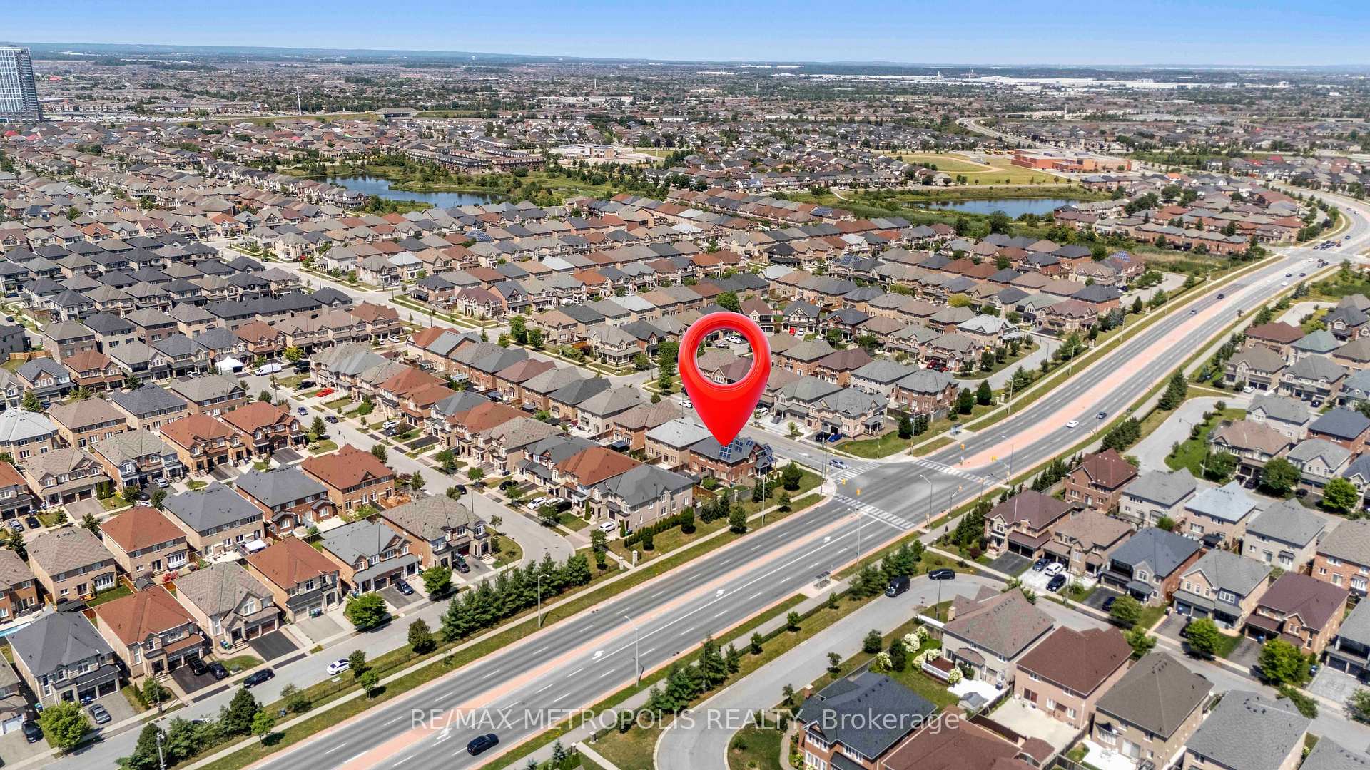 Photo 5 of 2 Brentwick Drive, Brampton, Credit Valley — HOMEH