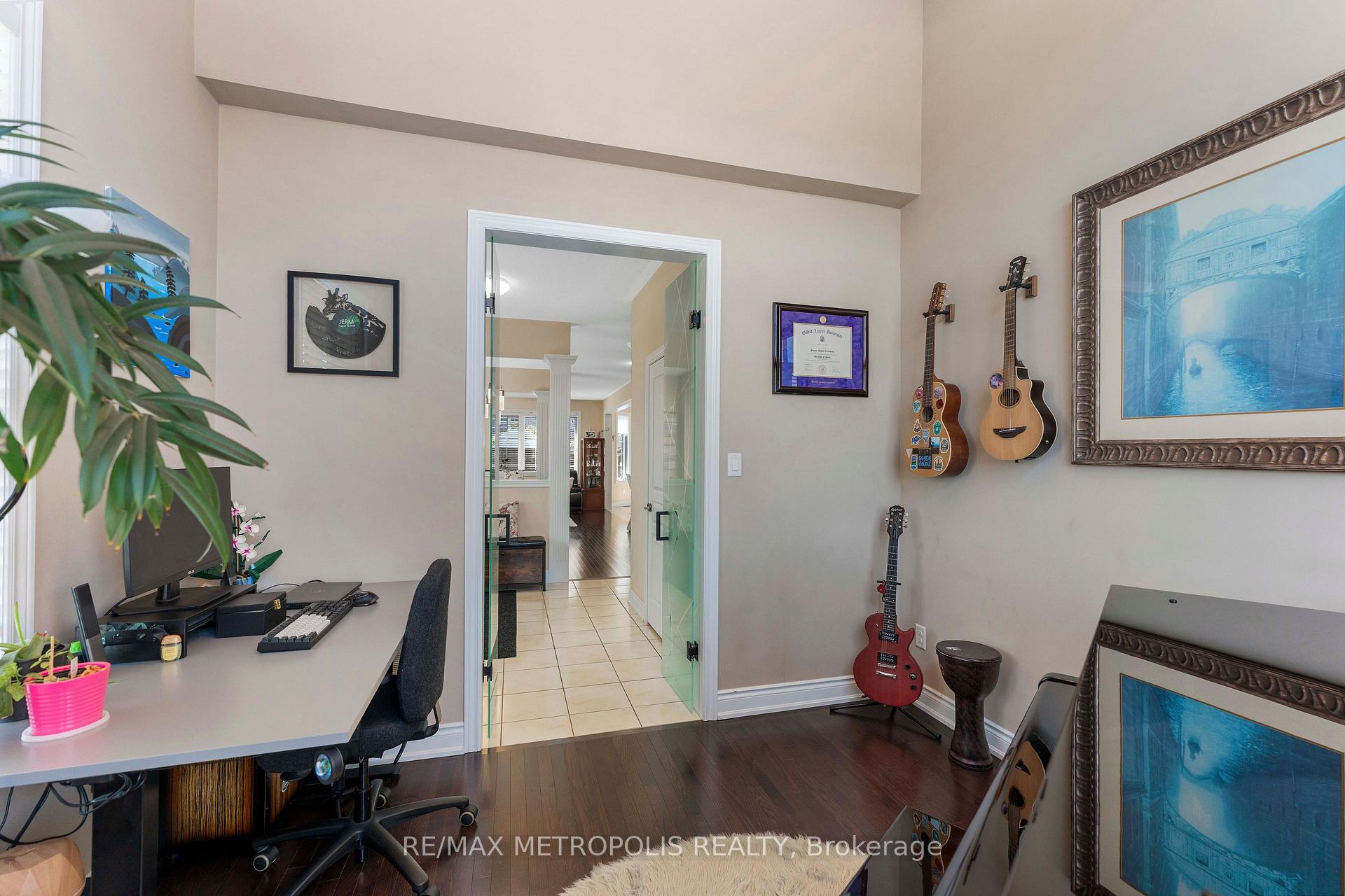Photo 9 of 2 Brentwick Drive, Brampton, Credit Valley — HOMEH