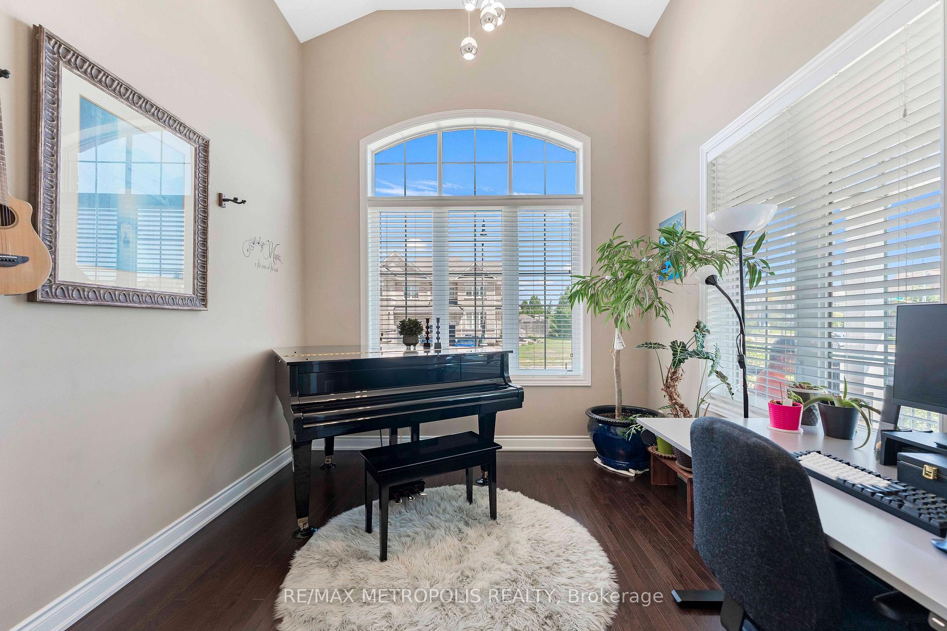 Photo 10 of 2 Brentwick Drive, Brampton, Credit Valley — HOMEH