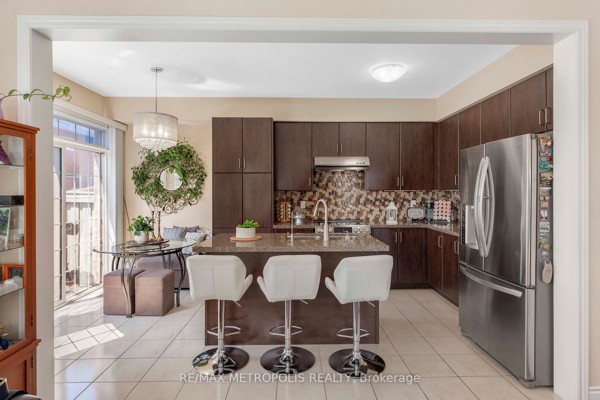 Photo 17 of 2 Brentwick Drive, Brampton, Credit Valley — HOMEH