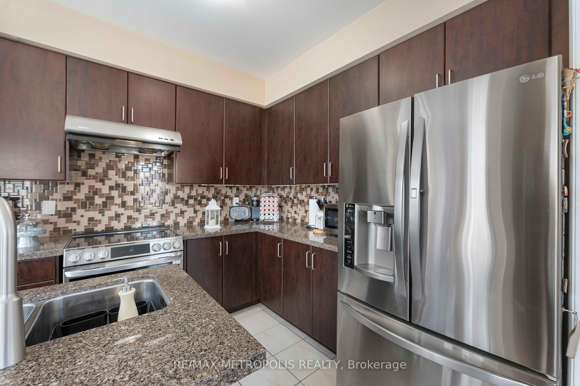 Photo 19 of 2 Brentwick Drive, Brampton, Credit Valley — HOMEH