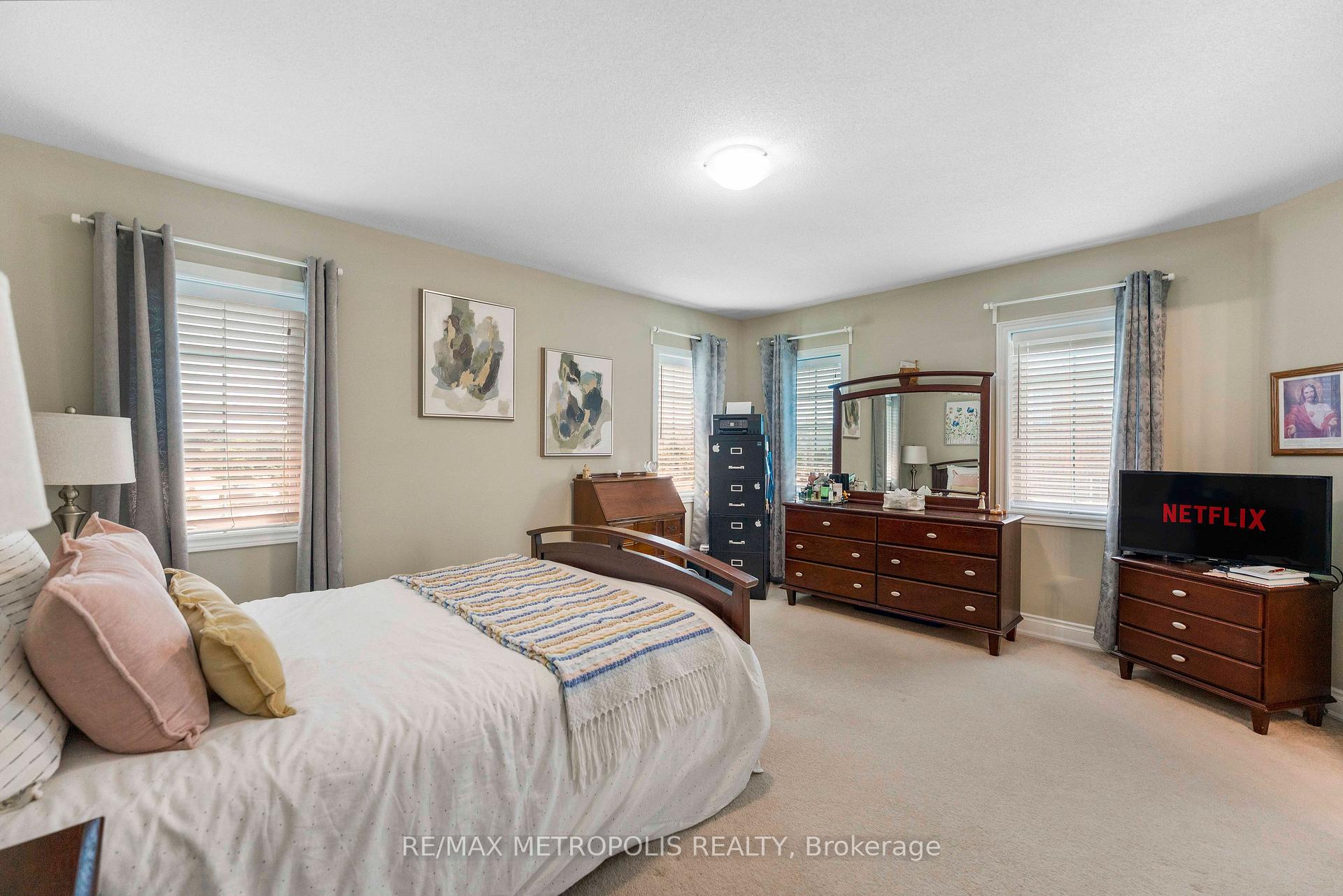 Photo 25 of 2 Brentwick Drive, Brampton, Credit Valley — HOMEH