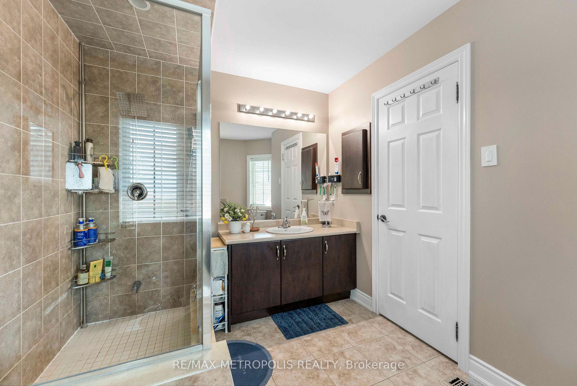 Photo 29 of 2 Brentwick Drive, Brampton, Credit Valley — HOMEH