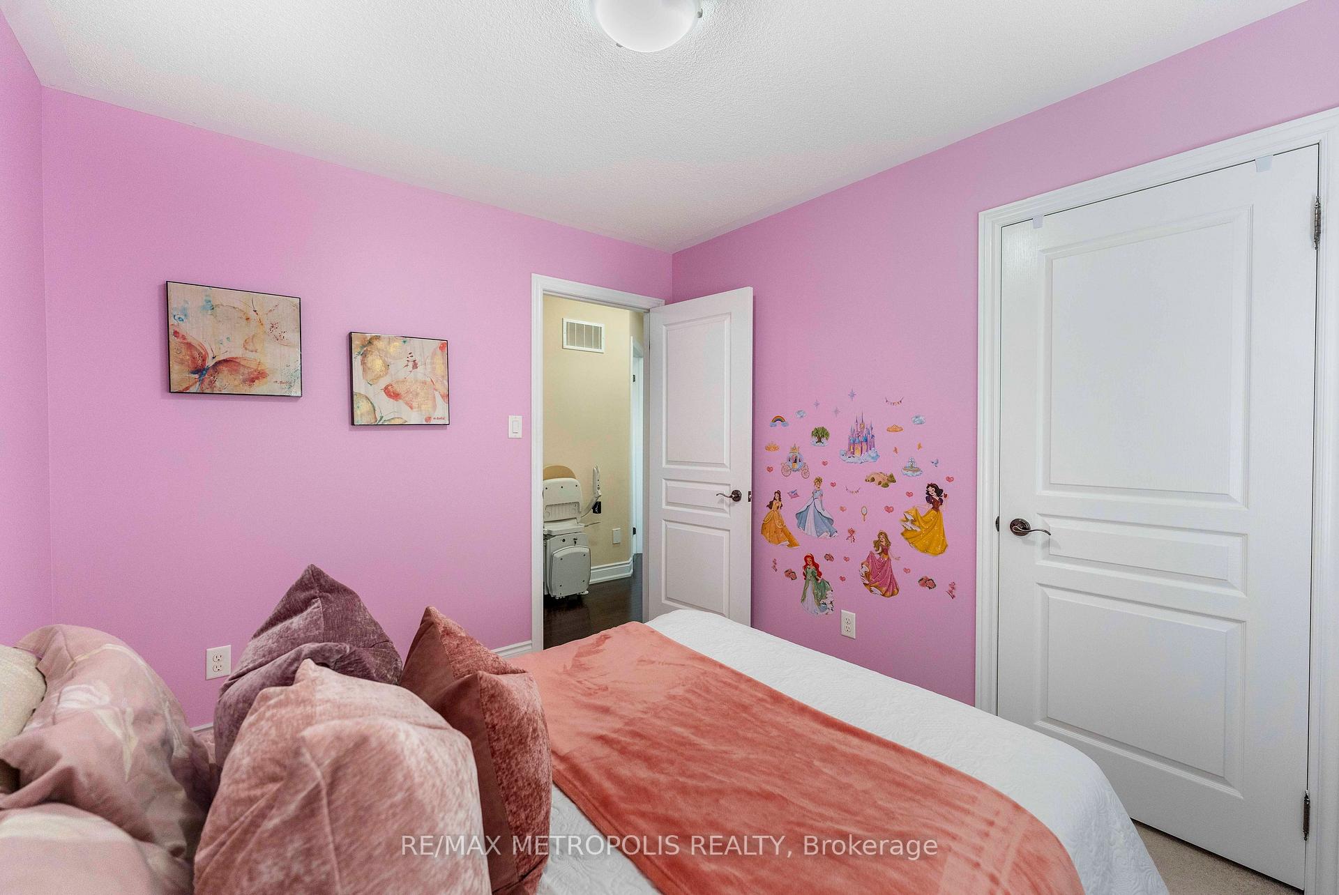 Photo 32 of 2 Brentwick Drive, Brampton, Credit Valley — HOMEH