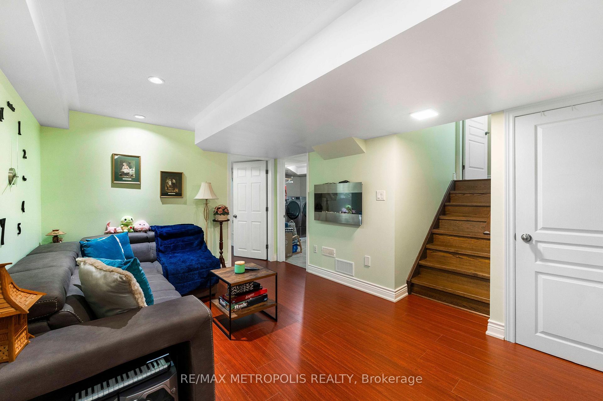 Photo 38 of 2 Brentwick Drive, Brampton, Credit Valley — HOMEH