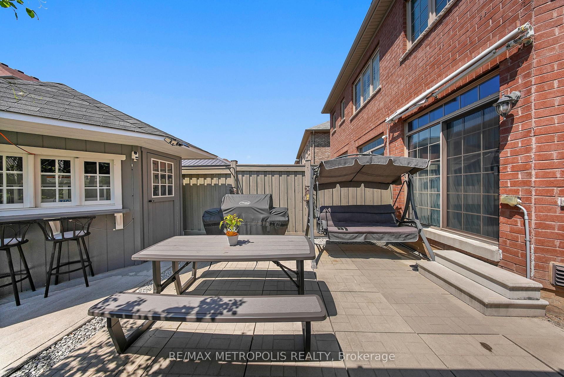 Photo 44 of 2 Brentwick Drive, Brampton, Credit Valley — HOMEH