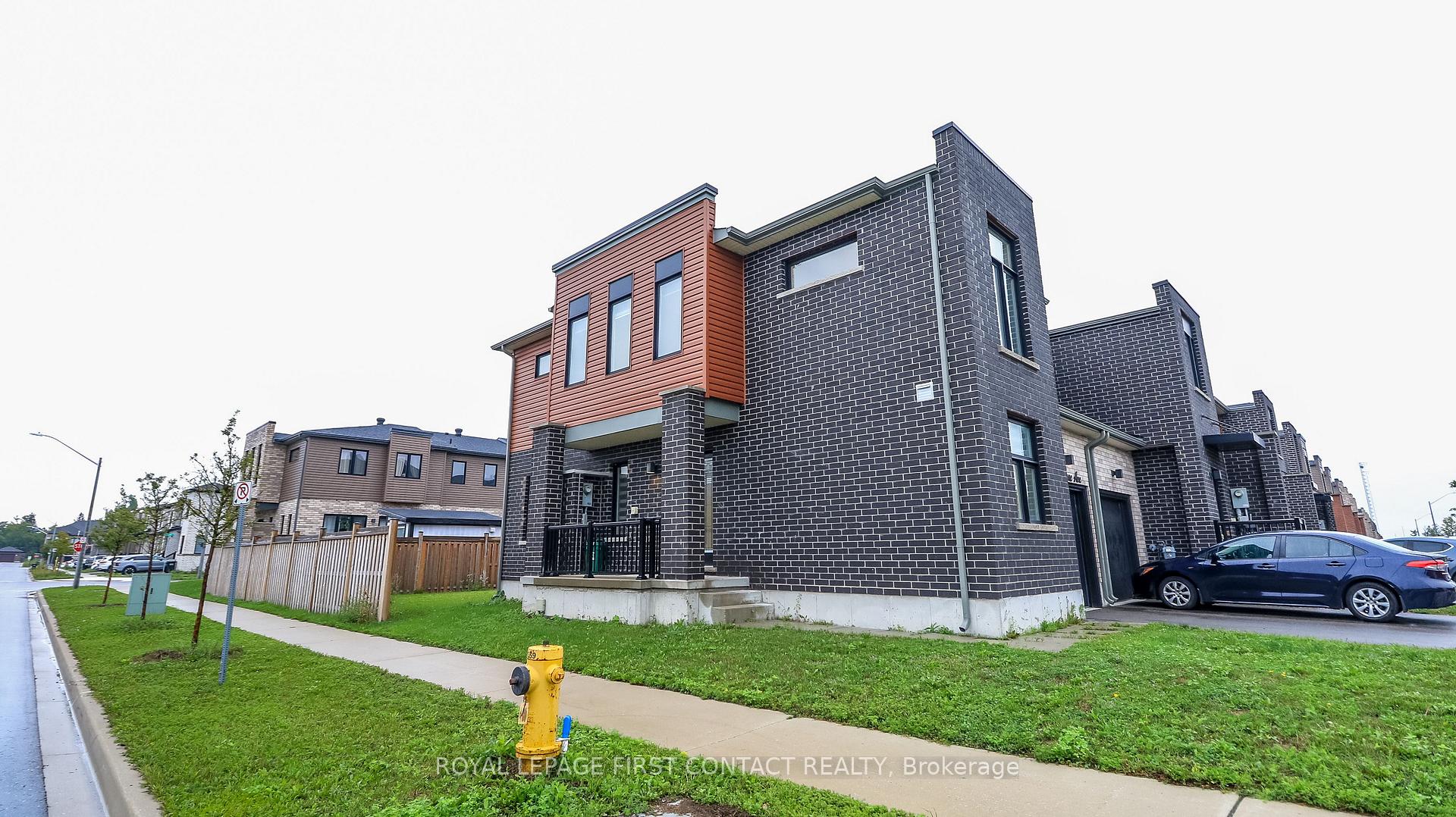 Photo 2 of 92 Fairlane Avenue, Barrie, Painswick South — HOMEH