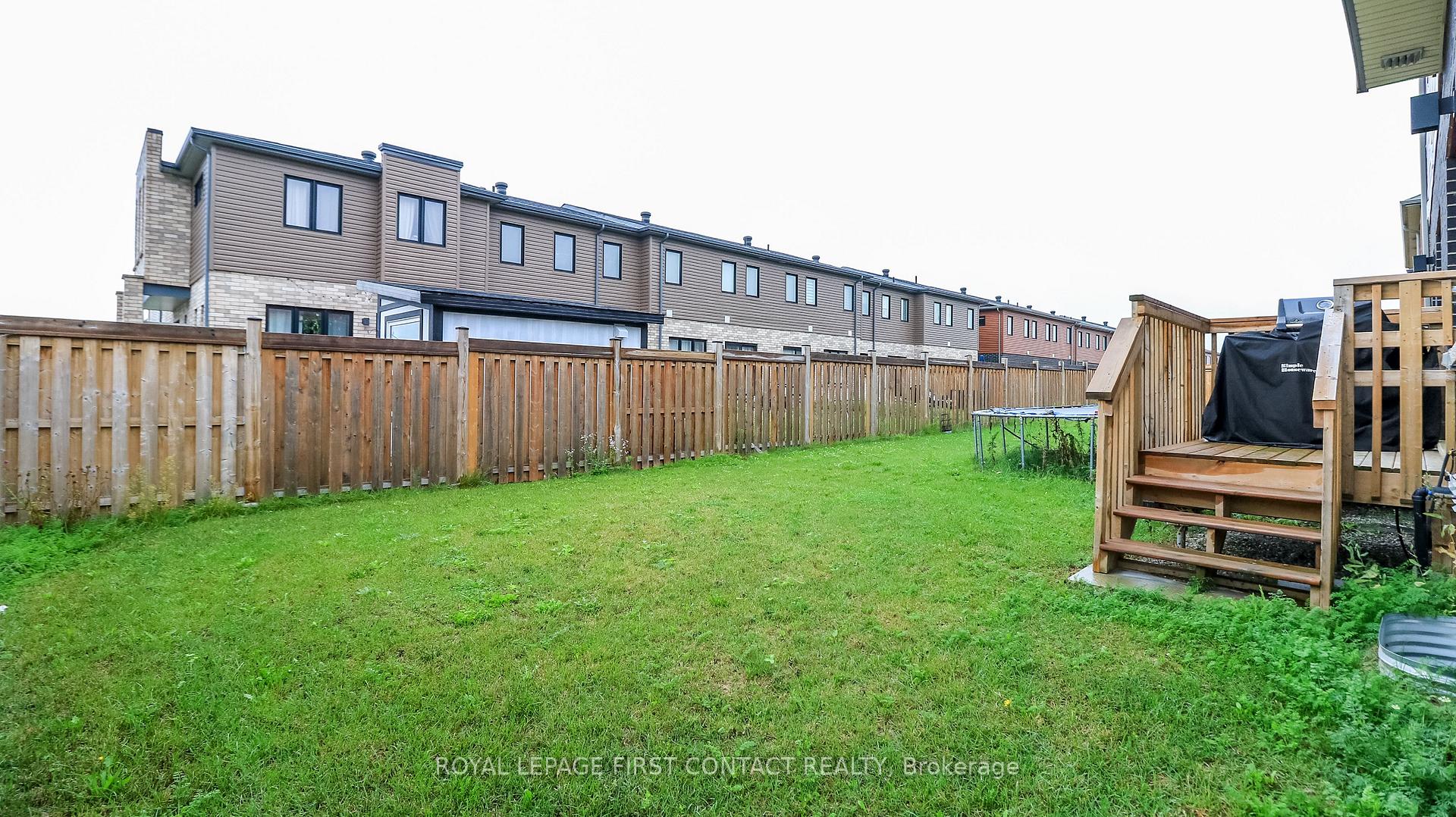 Photo 8 of 92 Fairlane Avenue, Barrie, Painswick South — HOMEH