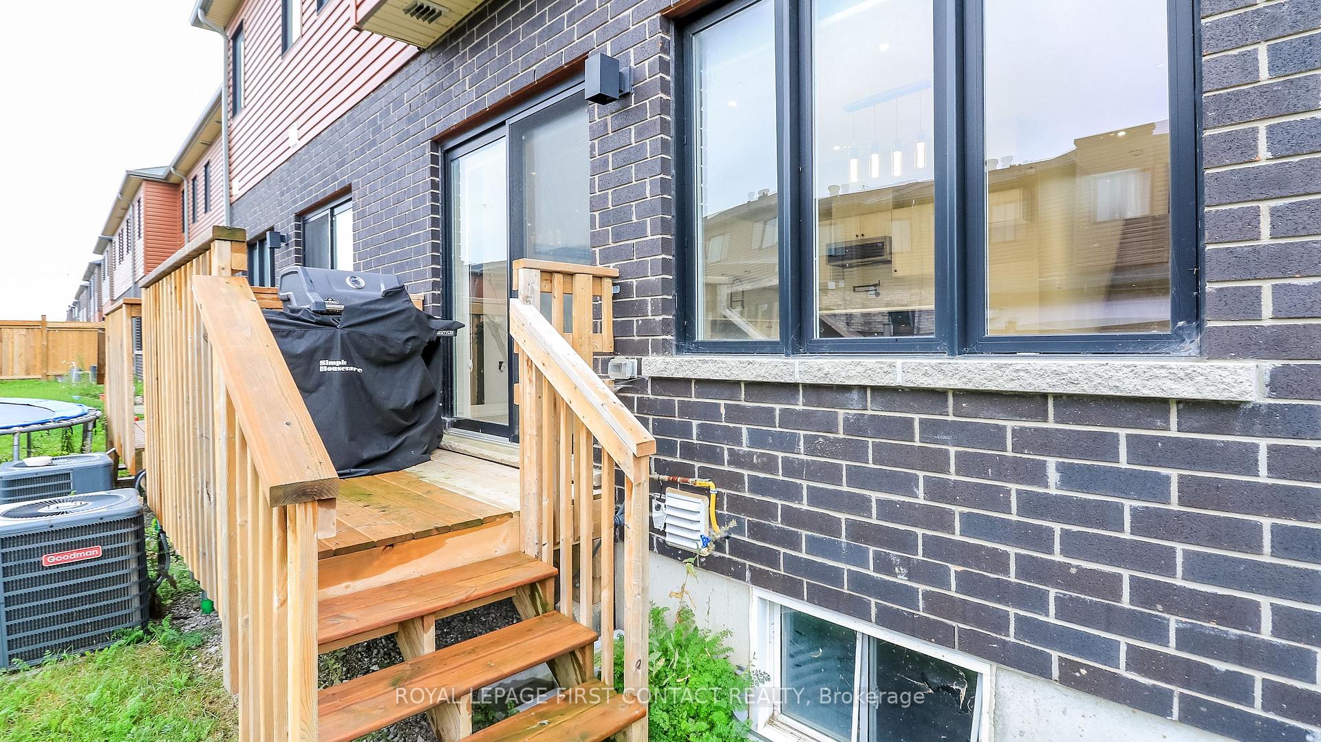 Photo 9 of 92 Fairlane Avenue, Barrie, Painswick South — HOMEH