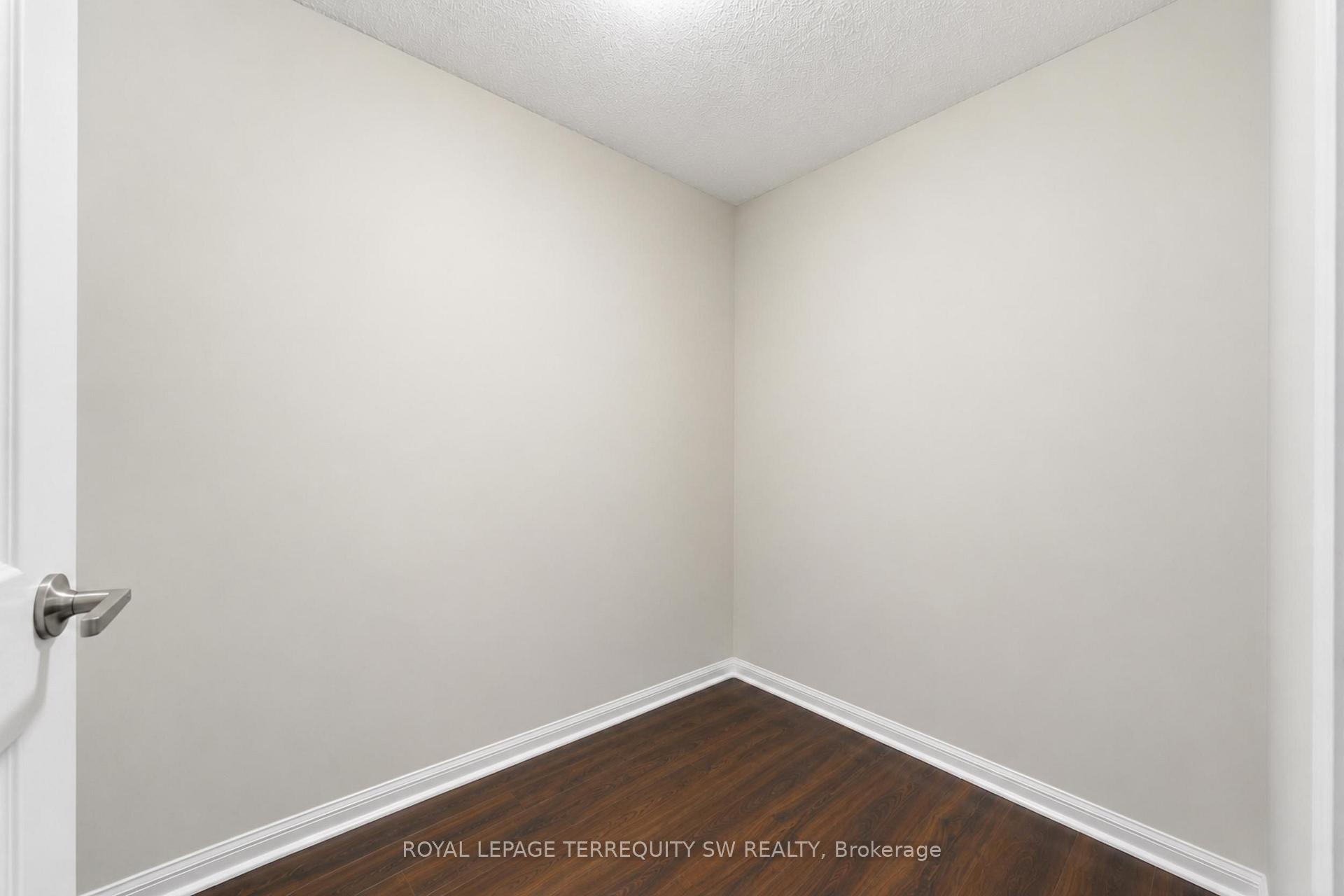 Photo 5 of Unit 513, 35 Bastion Street, Toronto, Niagara — HOMEH