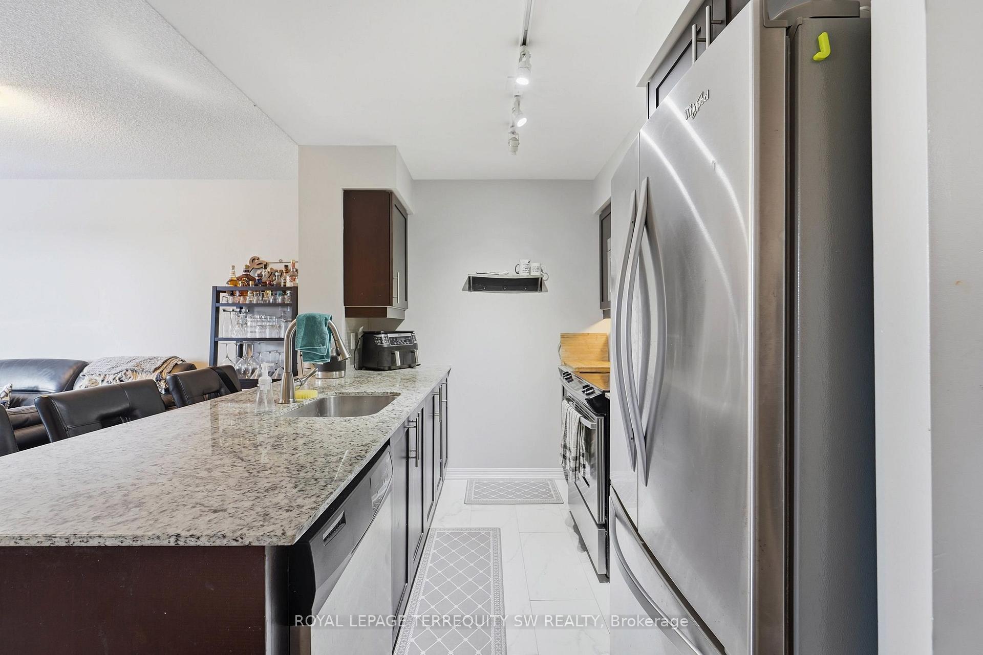 Photo 7 of Unit 513, 35 Bastion Street, Toronto, Niagara — HOMEH