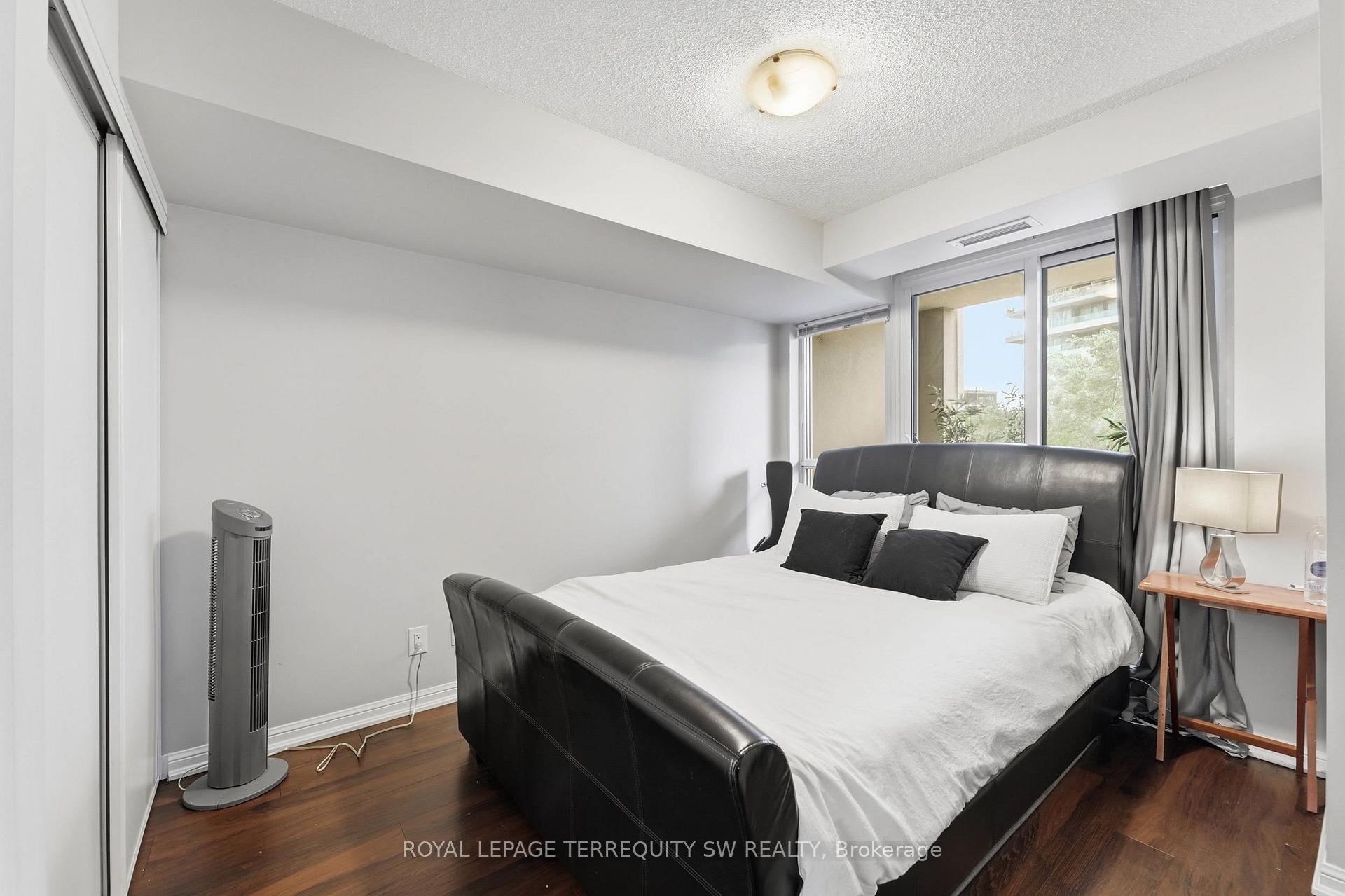 Photo 10 of Unit 513, 35 Bastion Street, Toronto, Niagara — HOMEH