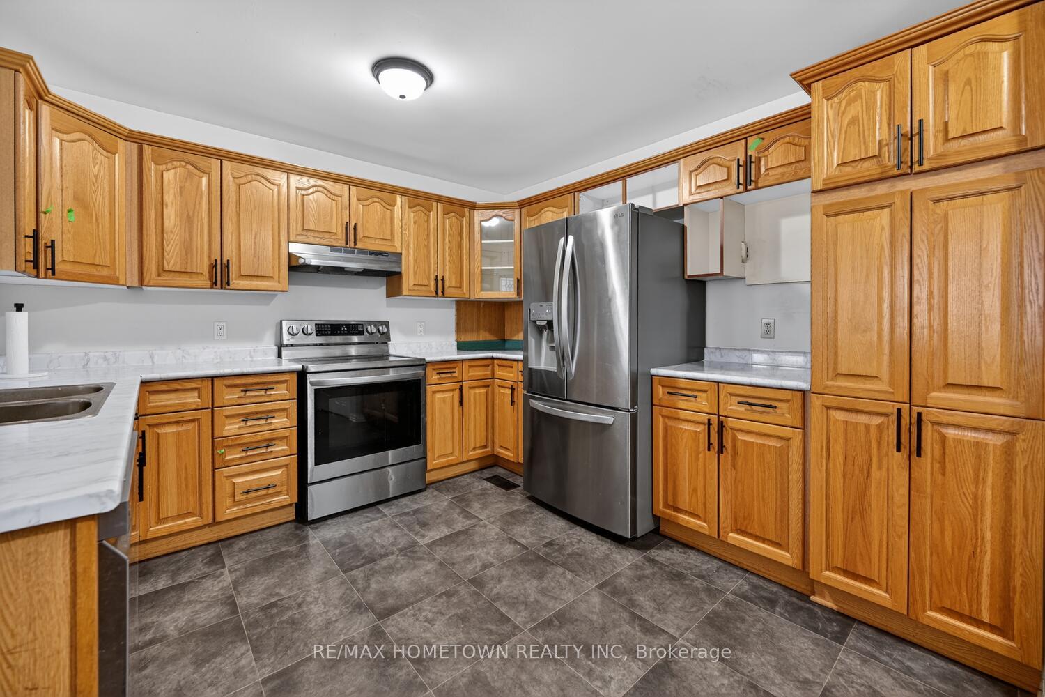 Photo 5 of 2178 Dundas Street E, Edwardsburgh/Cardinal, Town of Cardinal — HOMEH