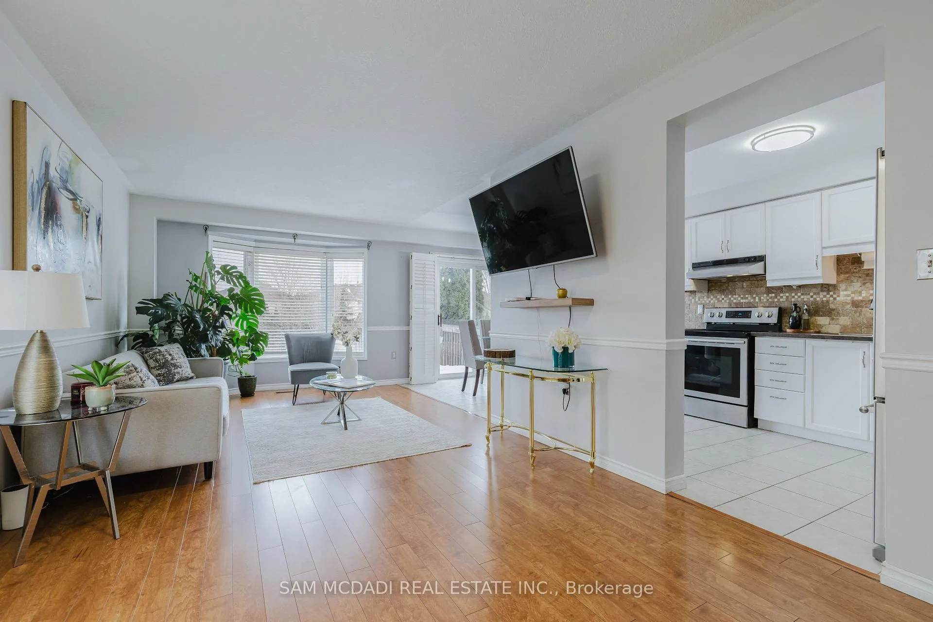 Photo 6 of 19 Foxtrot Drive, Hamilton, Stoney Creek Mountain — HOMEH