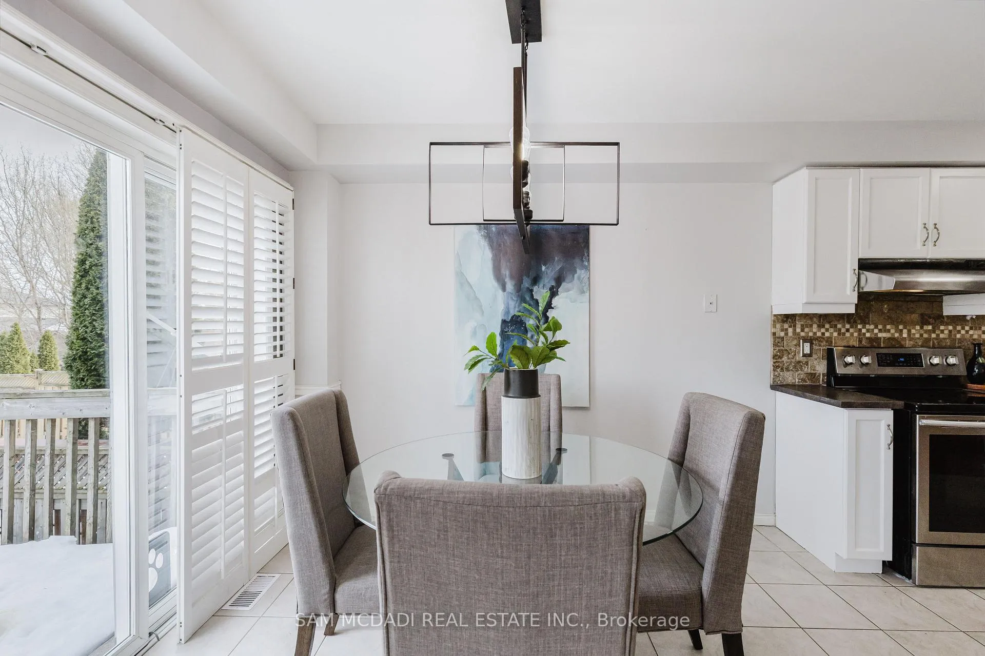 Photo 11 of 19 Foxtrot Drive, Hamilton, Stoney Creek Mountain — HOMEH