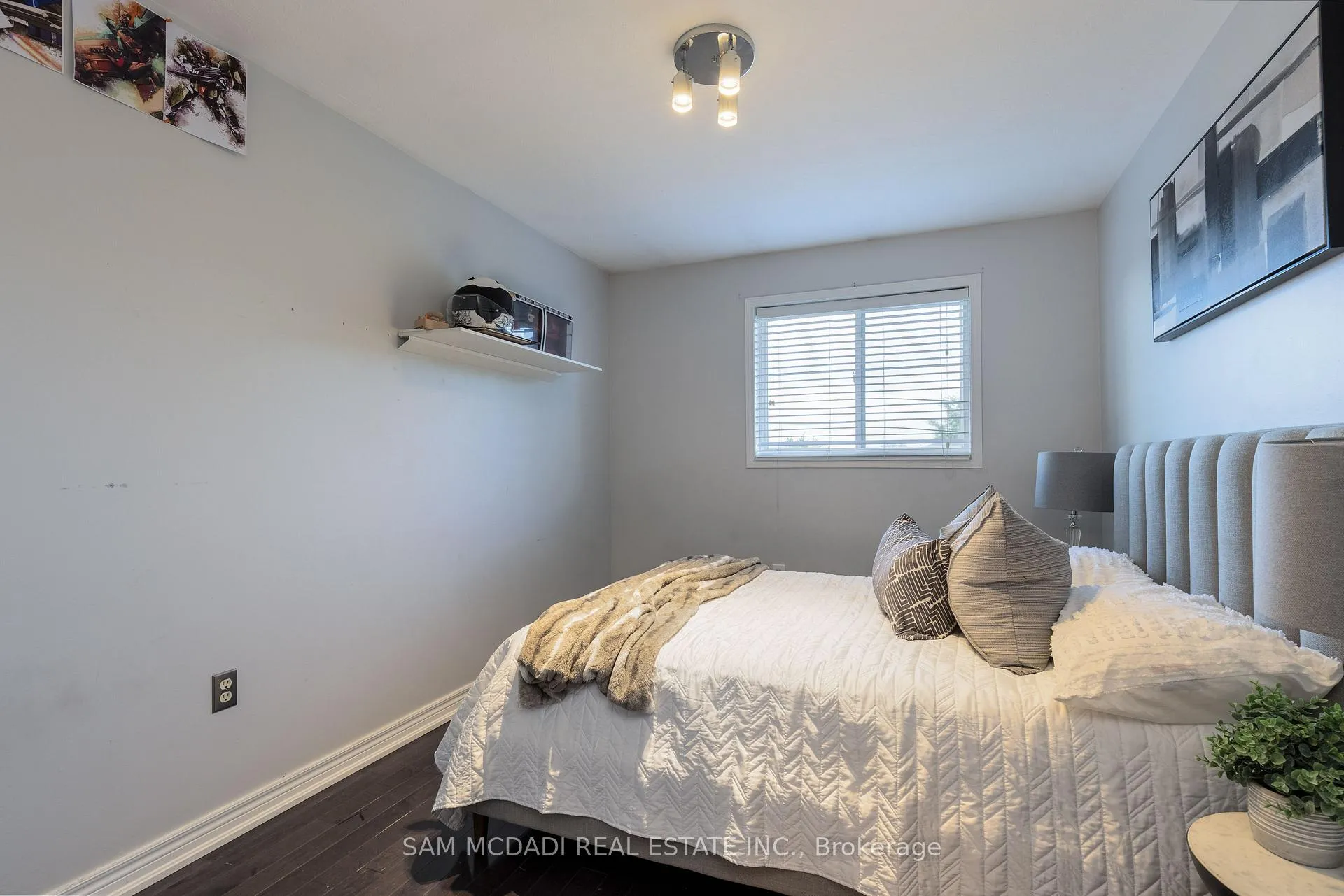 Photo 17 of 19 Foxtrot Drive, Hamilton, Stoney Creek Mountain — HOMEH