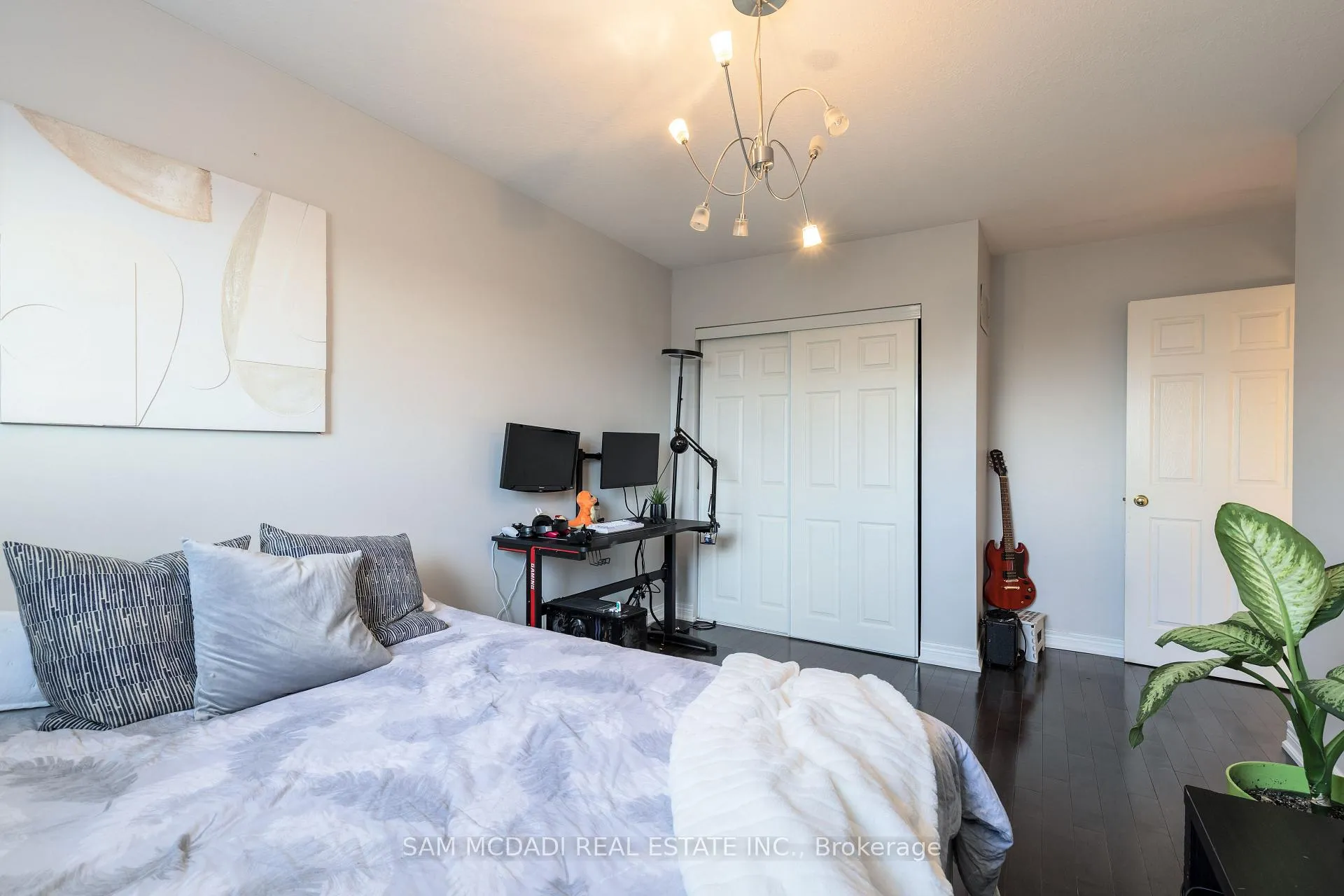 Photo 20 of 19 Foxtrot Drive, Hamilton, Stoney Creek Mountain — HOMEH