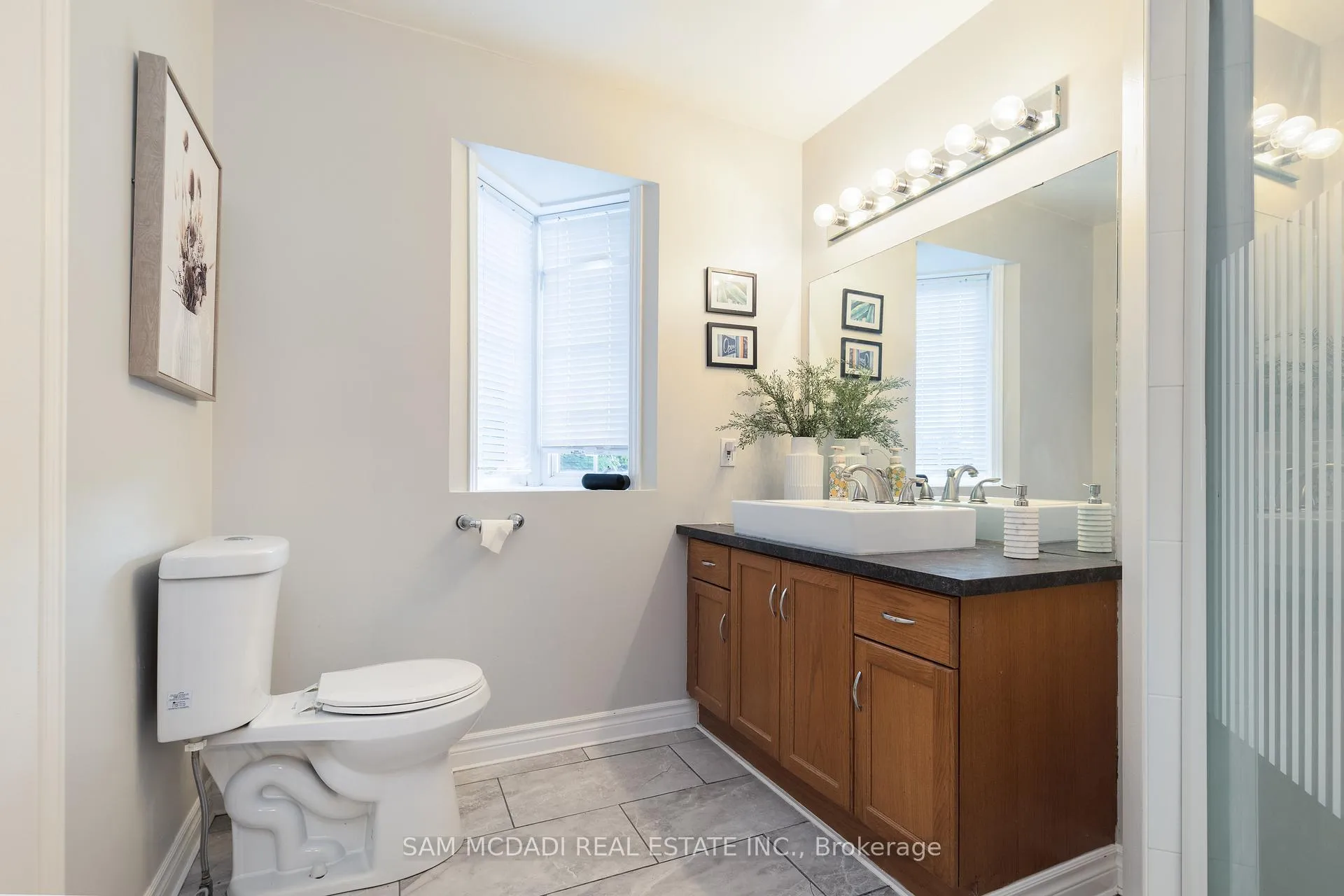 Photo 23 of 19 Foxtrot Drive, Hamilton, Stoney Creek Mountain — HOMEH