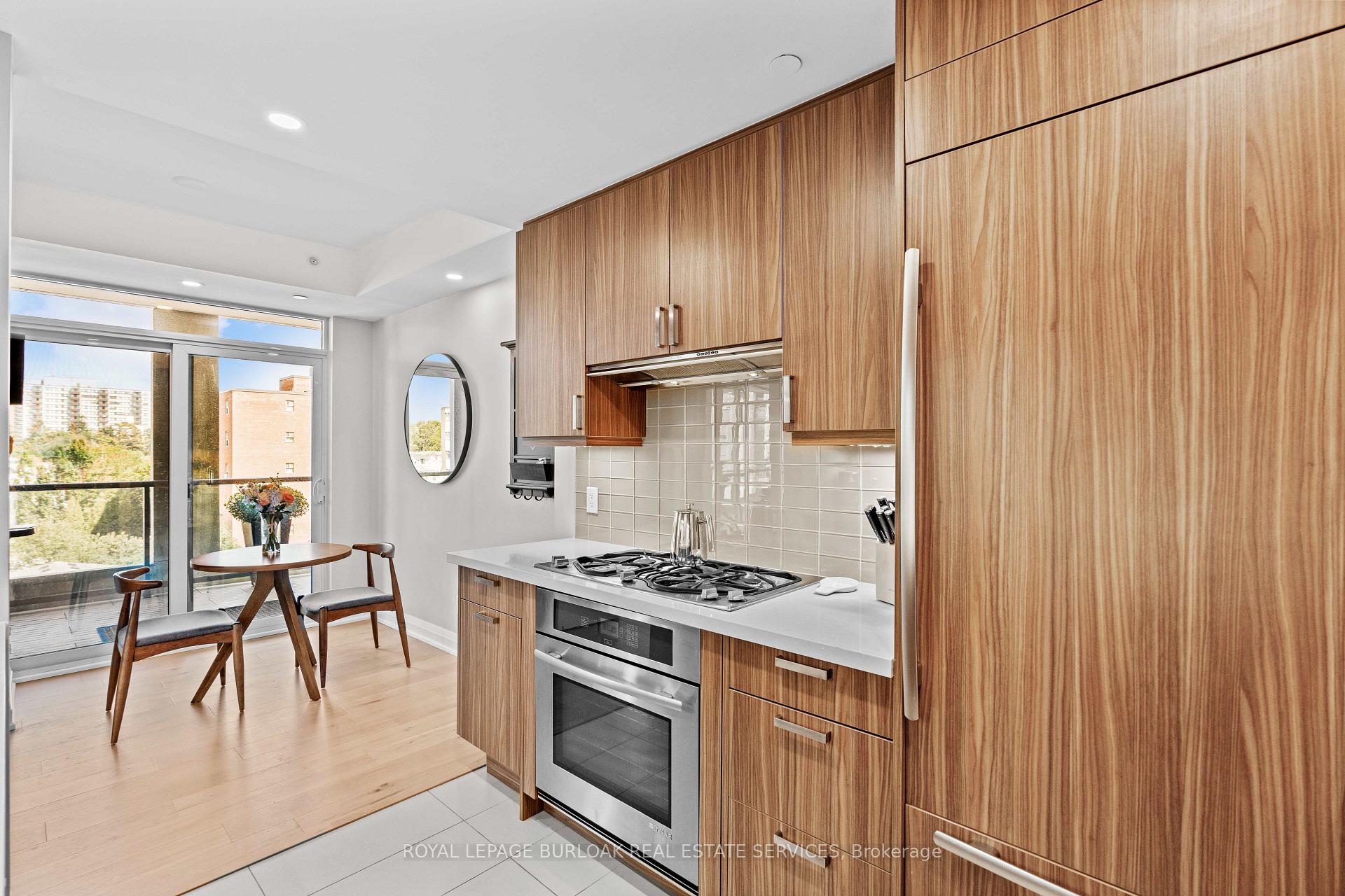 Photo 7 of Unit 409, 11 Bronte Road, Oakville, Bronte — HOMEH