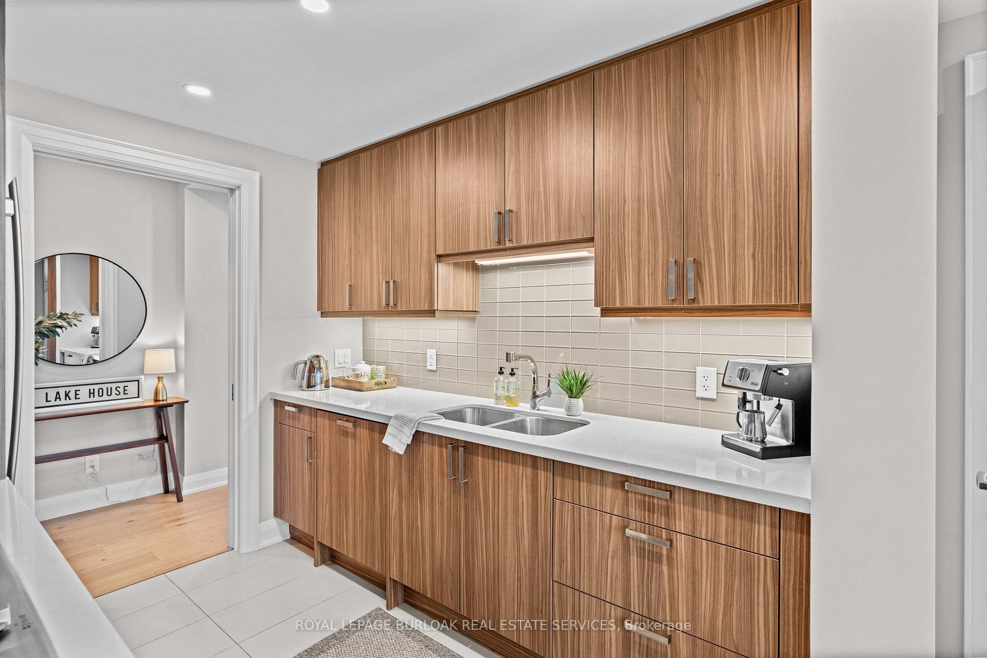 Photo 8 of Unit 409, 11 Bronte Road, Oakville, Bronte — HOMEH