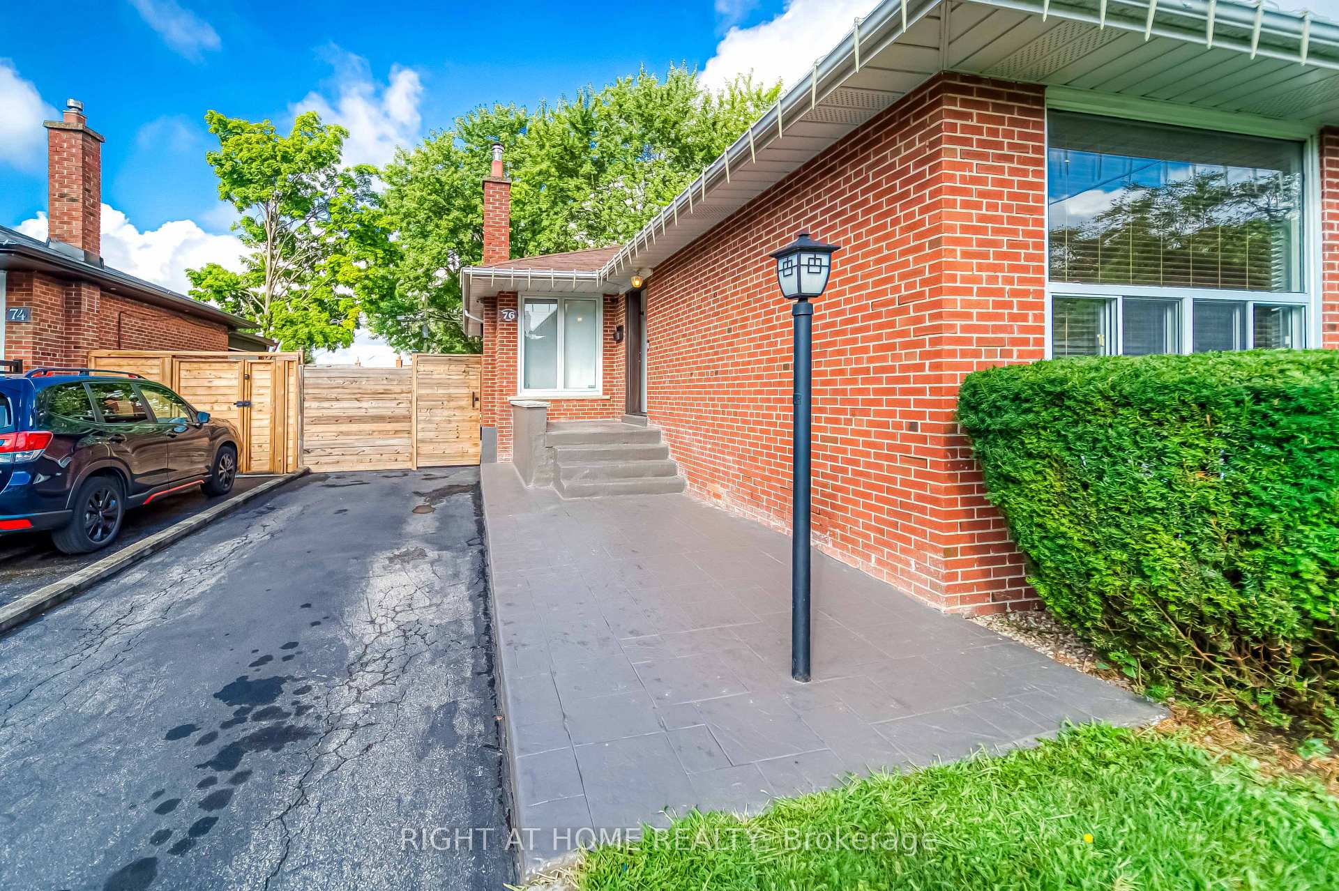 Photo 5 of 76 Wishing Well Drive, Scarborough, Tam O'Shanter-Sullivan — HOMEH