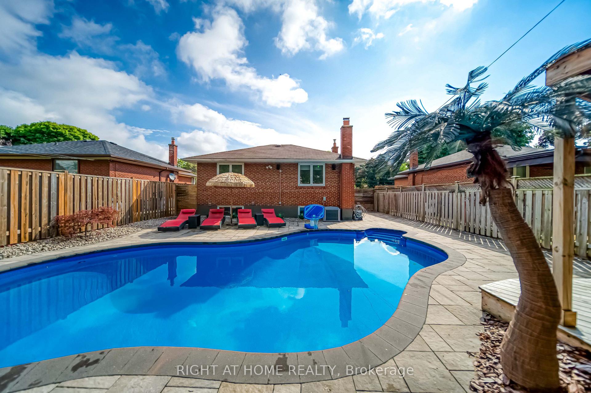 Photo 38 of 76 Wishing Well Drive, Scarborough, Tam O'Shanter-Sullivan — HOMEH