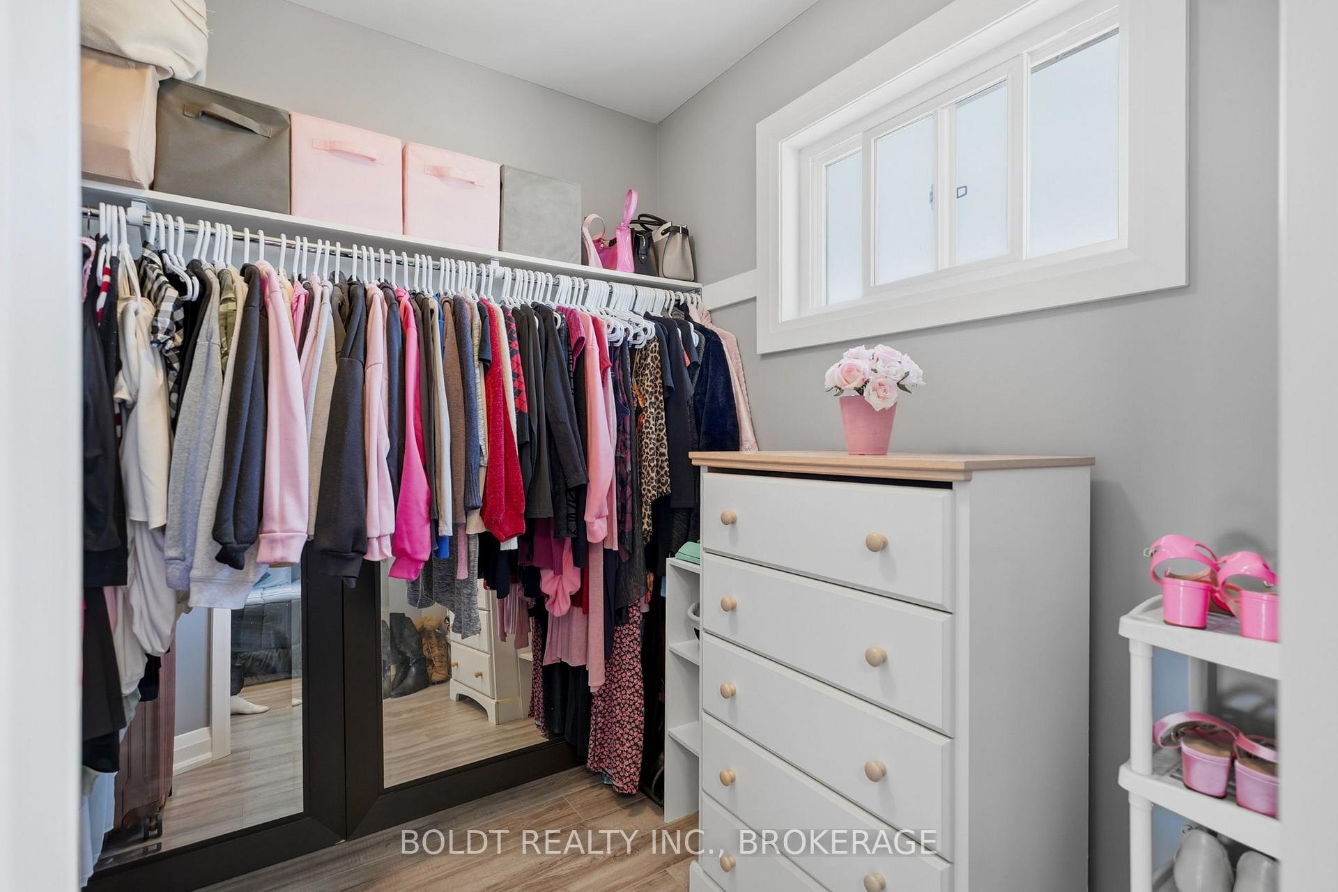 Photo 24 of 83 Hillview Road, St. Catharines, Western Hill — HOMEH