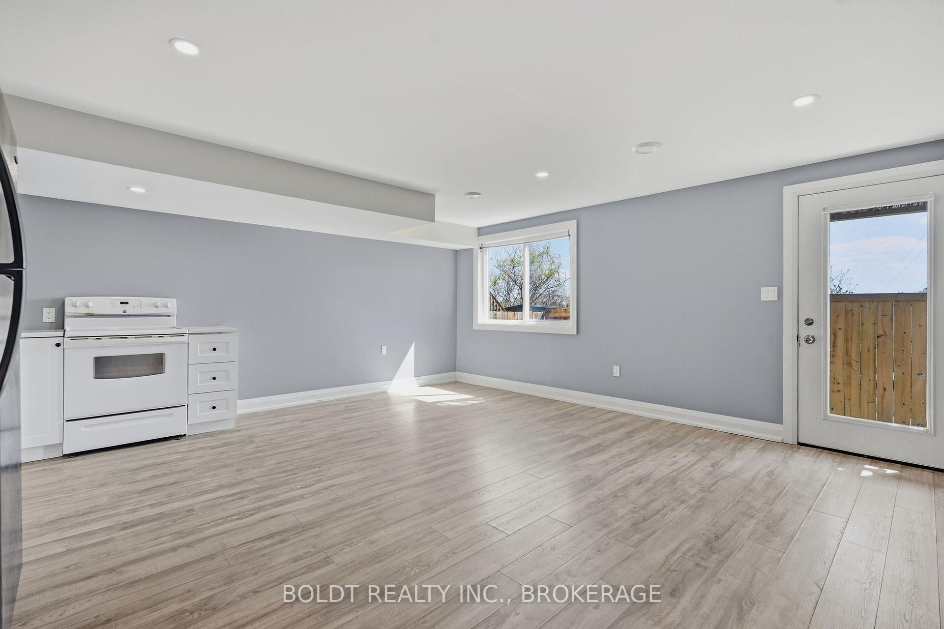 Photo 28 of 83 Hillview Road, St. Catharines, Western Hill — HOMEH