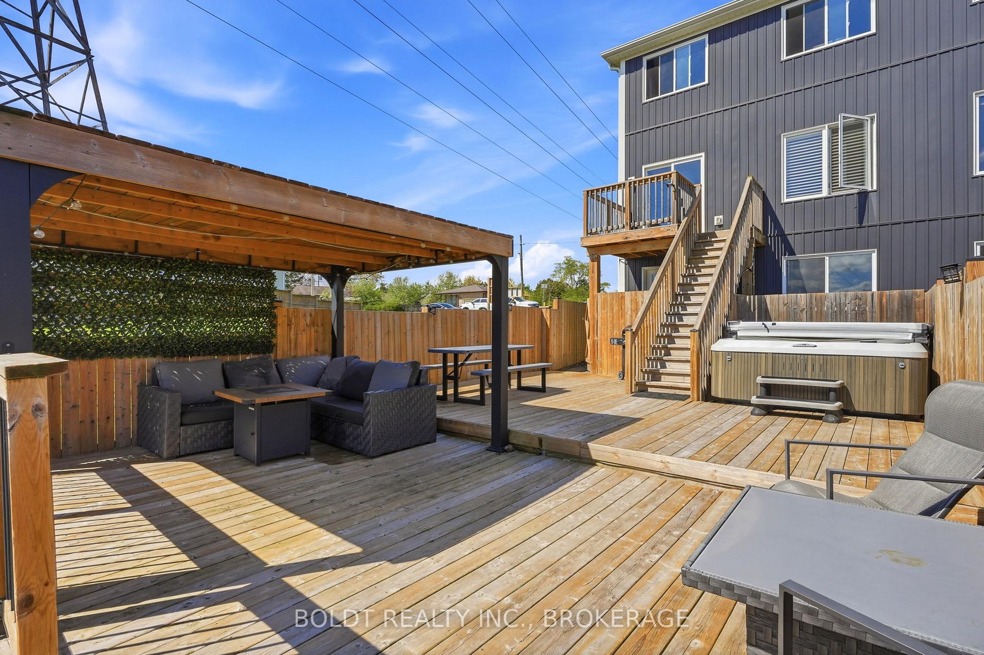 Photo 30 of 83 Hillview Road, St. Catharines, Western Hill — HOMEH
