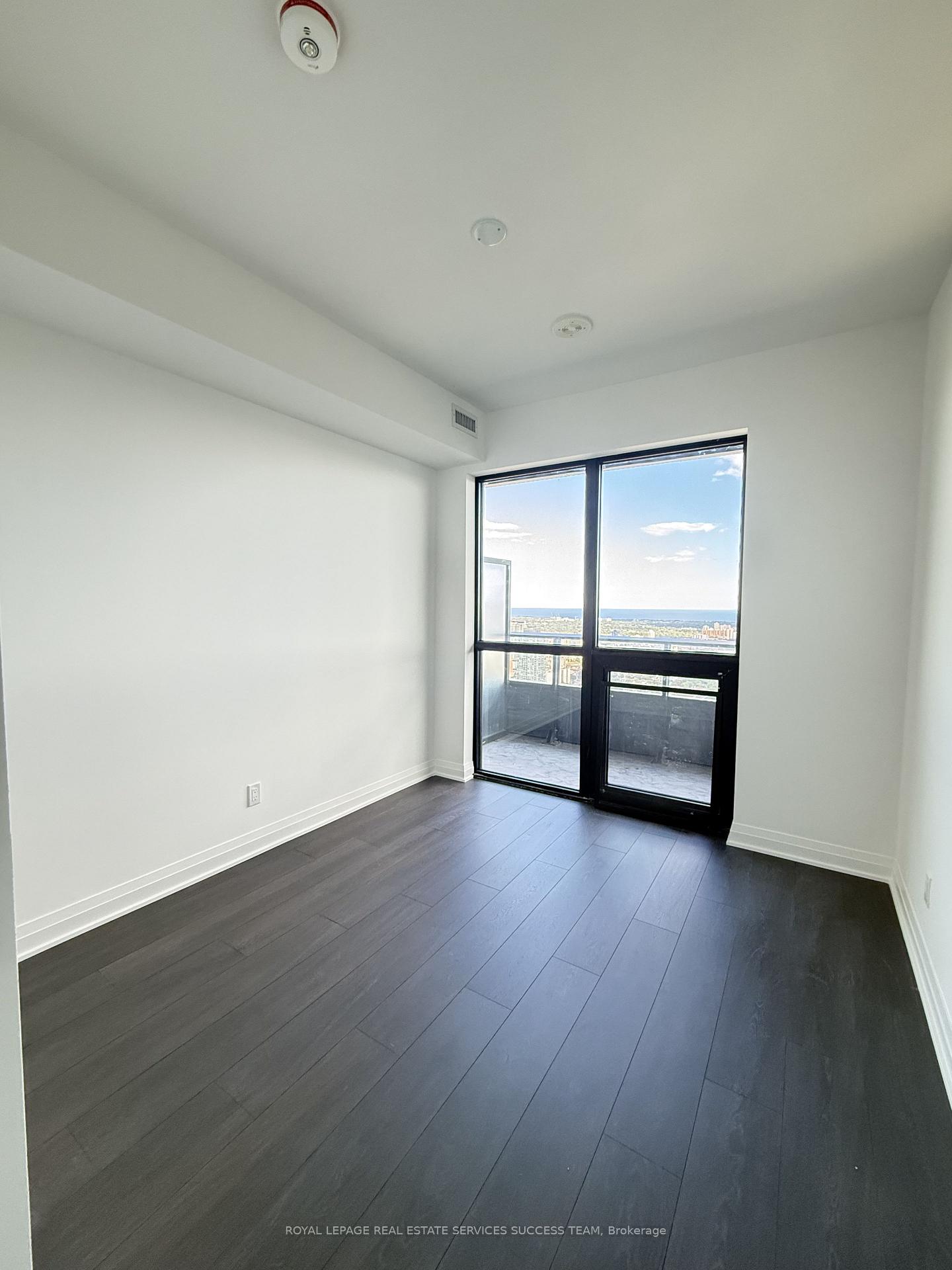 Photo 3 of Unit 4004, 4015 The Exchange Road, Mississauga, City Centre — HOMEH