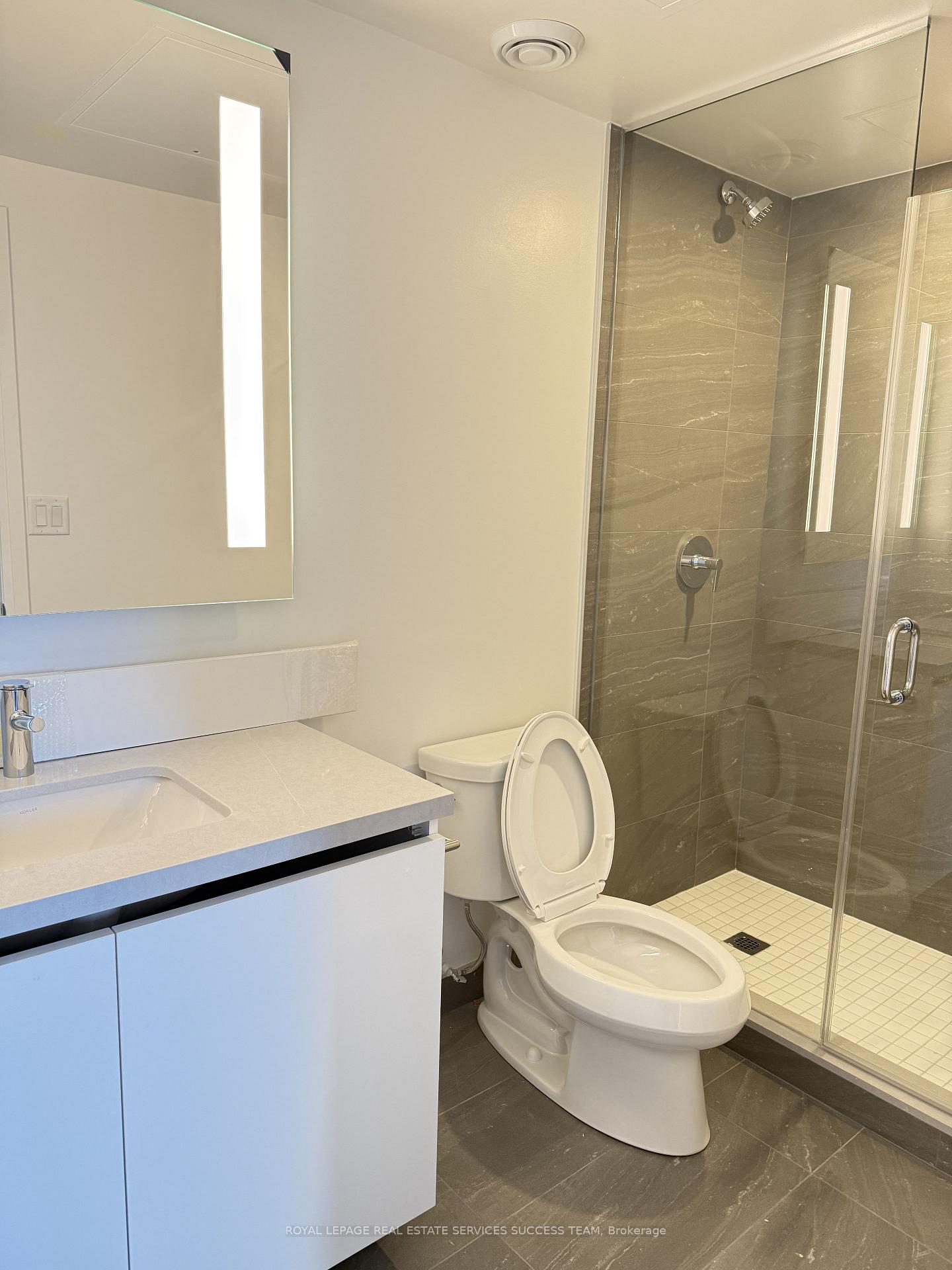 Photo 4 of Unit 4004, 4015 The Exchange Road, Mississauga, City Centre — HOMEH