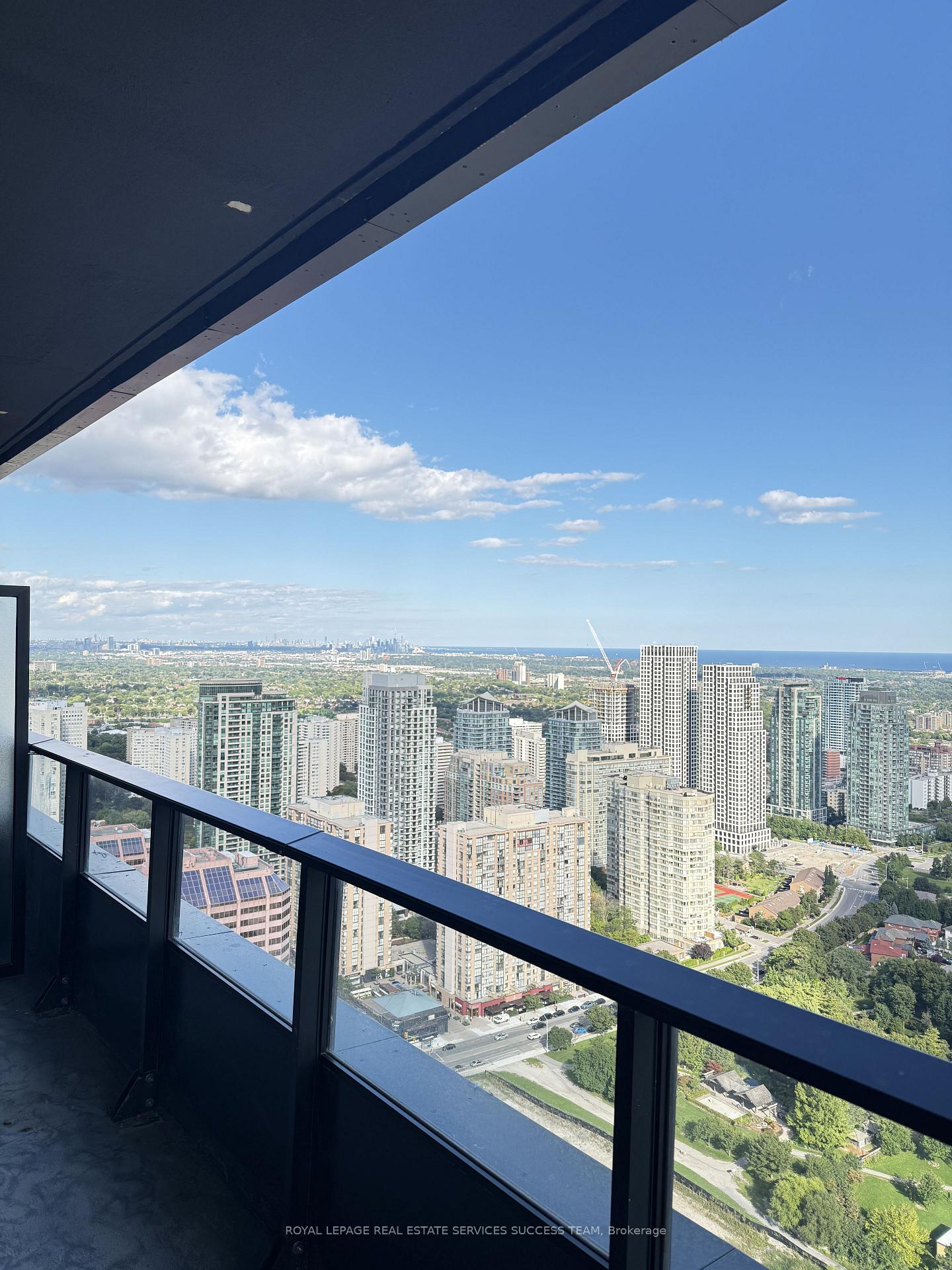 Photo 10 of Unit 4004, 4015 The Exchange Road, Mississauga, City Centre — HOMEH