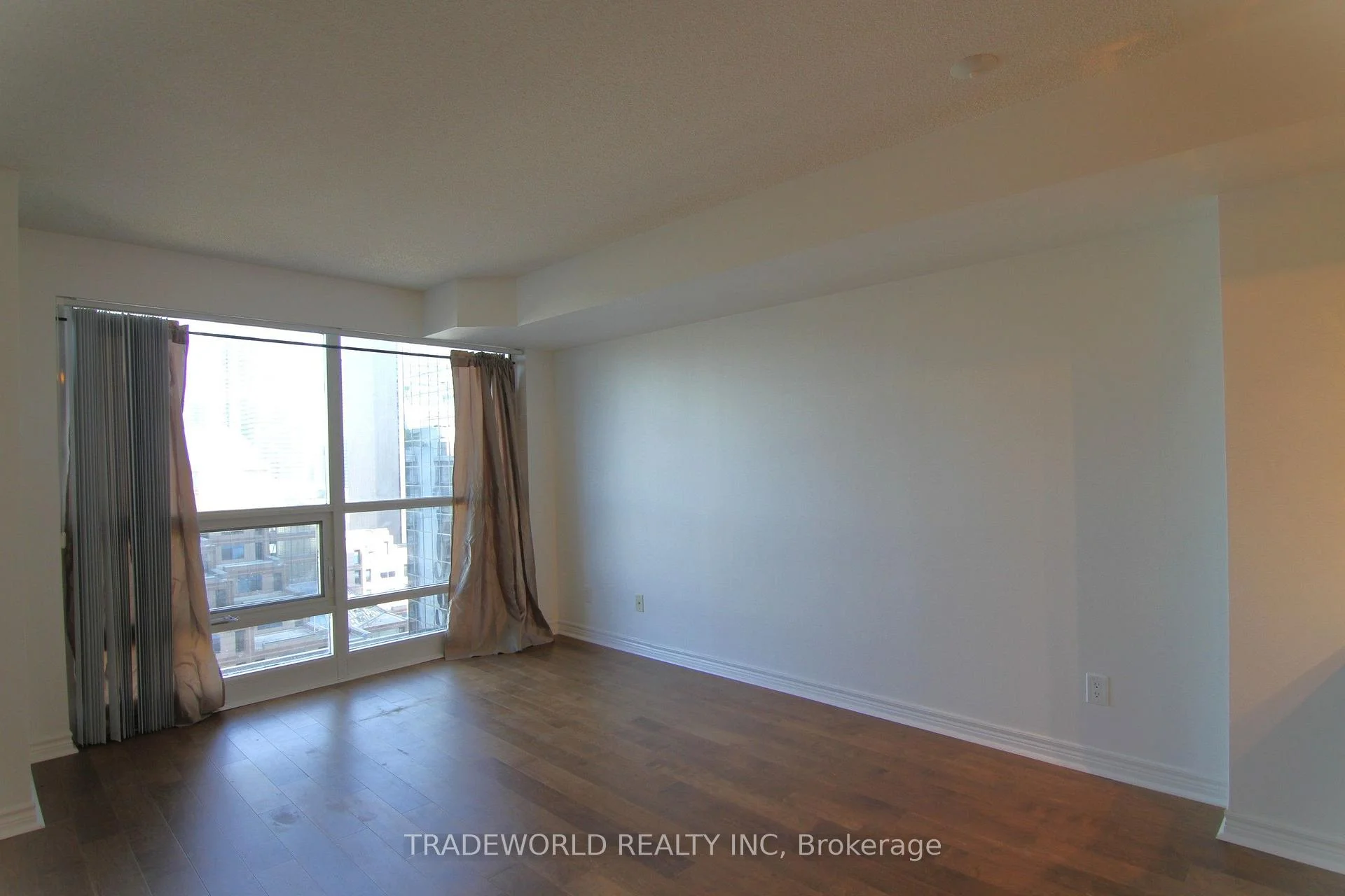 Photo 3 of Unit 1814, 763 Bay Street, Toronto, Bay Street Corridor — HOMEH