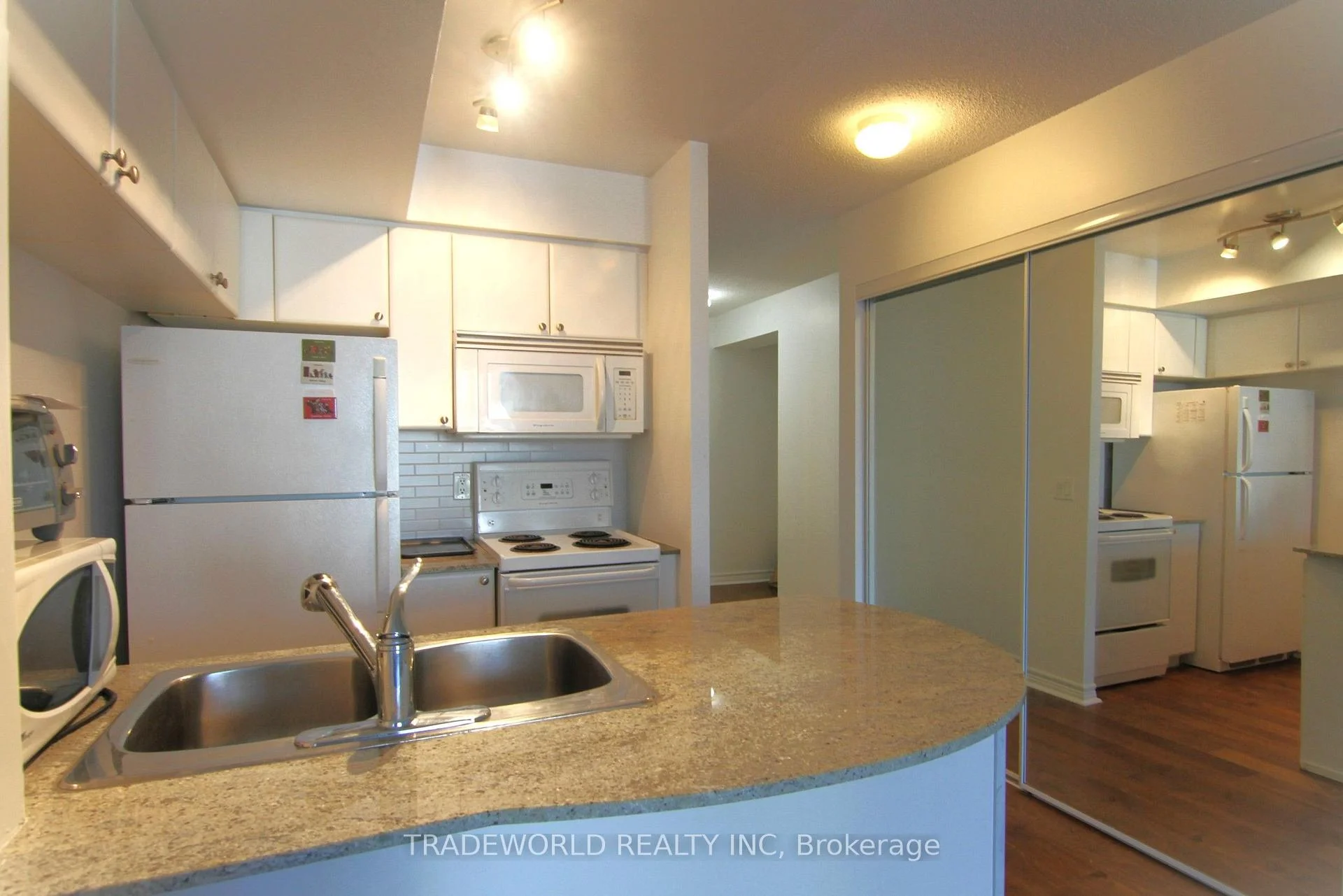Photo 8 of Unit 1814, 763 Bay Street, Toronto, Bay Street Corridor — HOMEH
