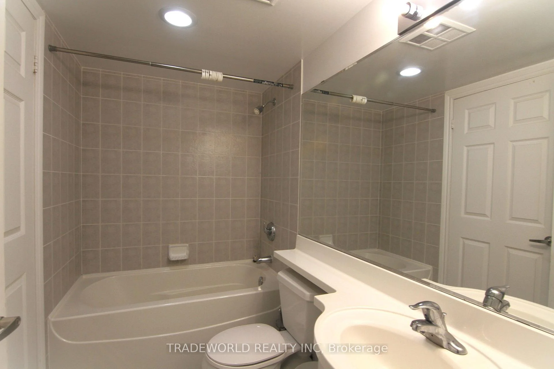 Photo 11 of Unit 1814, 763 Bay Street, Toronto, Bay Street Corridor — HOMEH