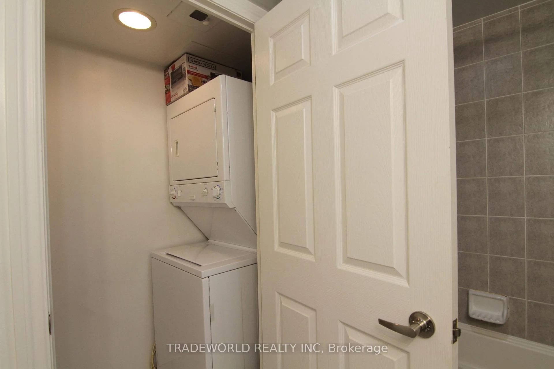 Photo 12 of Unit 1814, 763 Bay Street, Toronto, Bay Street Corridor — HOMEH