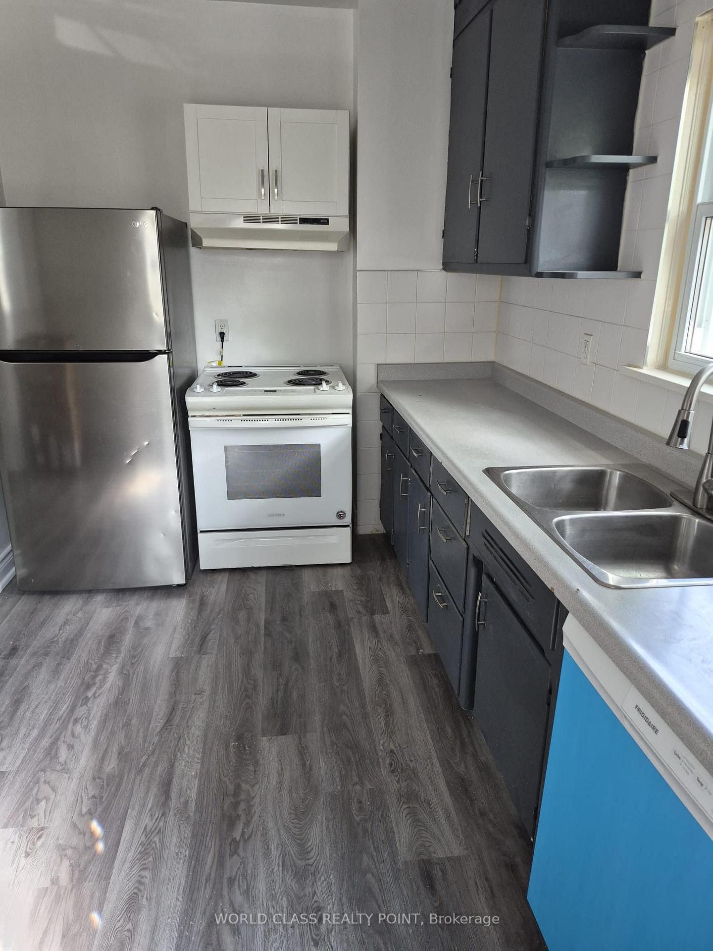 Photo 4 of 13 Brock Street E, Oshawa, O'Neill — HOMEH