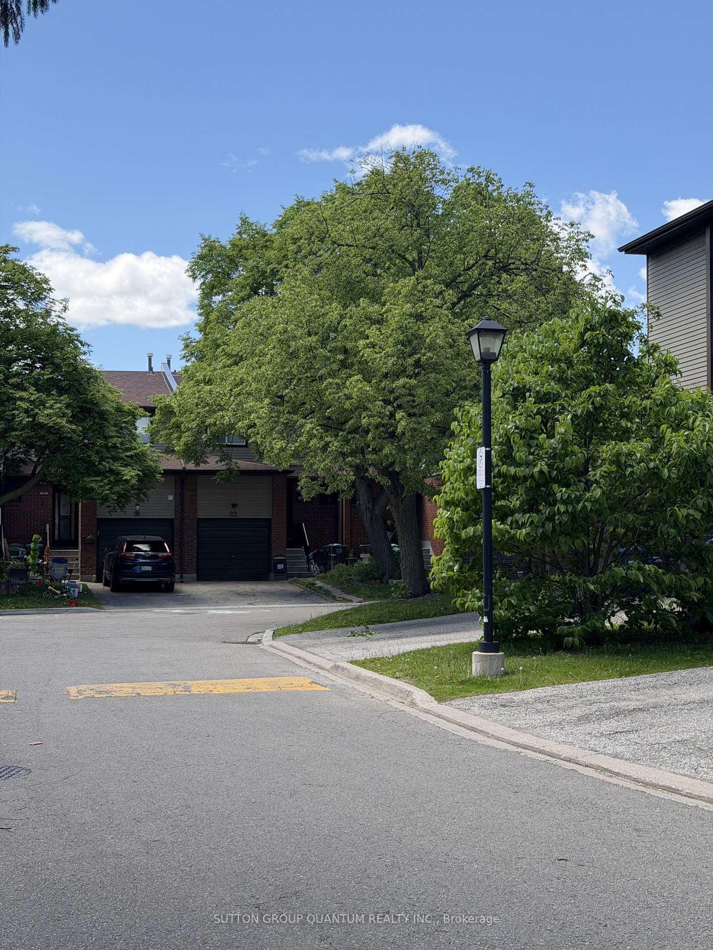 Photo 2 of 48 Carleton Place S, Brampton, Bramalea West Industrial — HOMEH